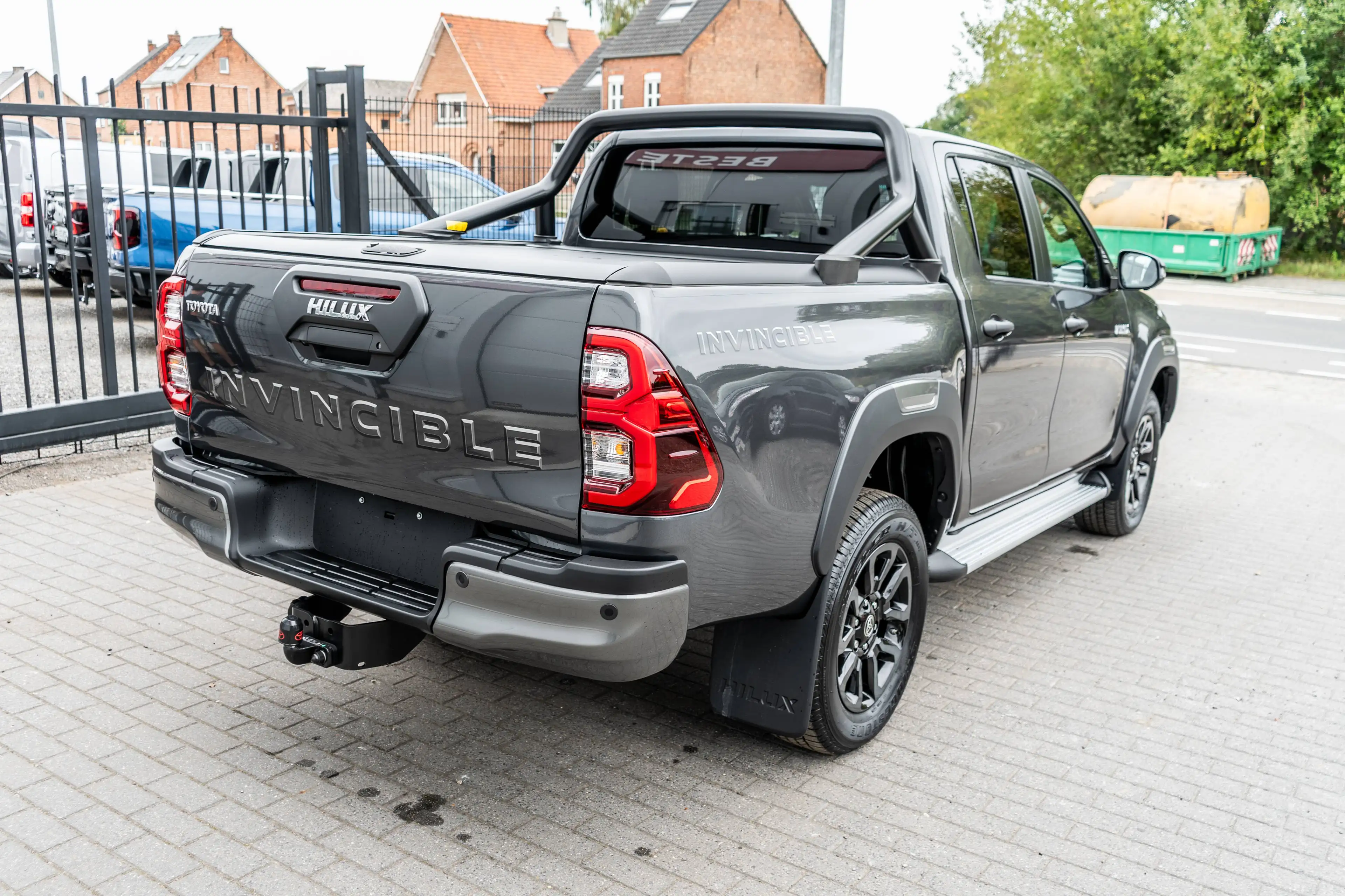 Toyota Hilux 2.8 D4D MHEV Invincible - Trekhaak / Roll cover - 50.300 excl — photo 4