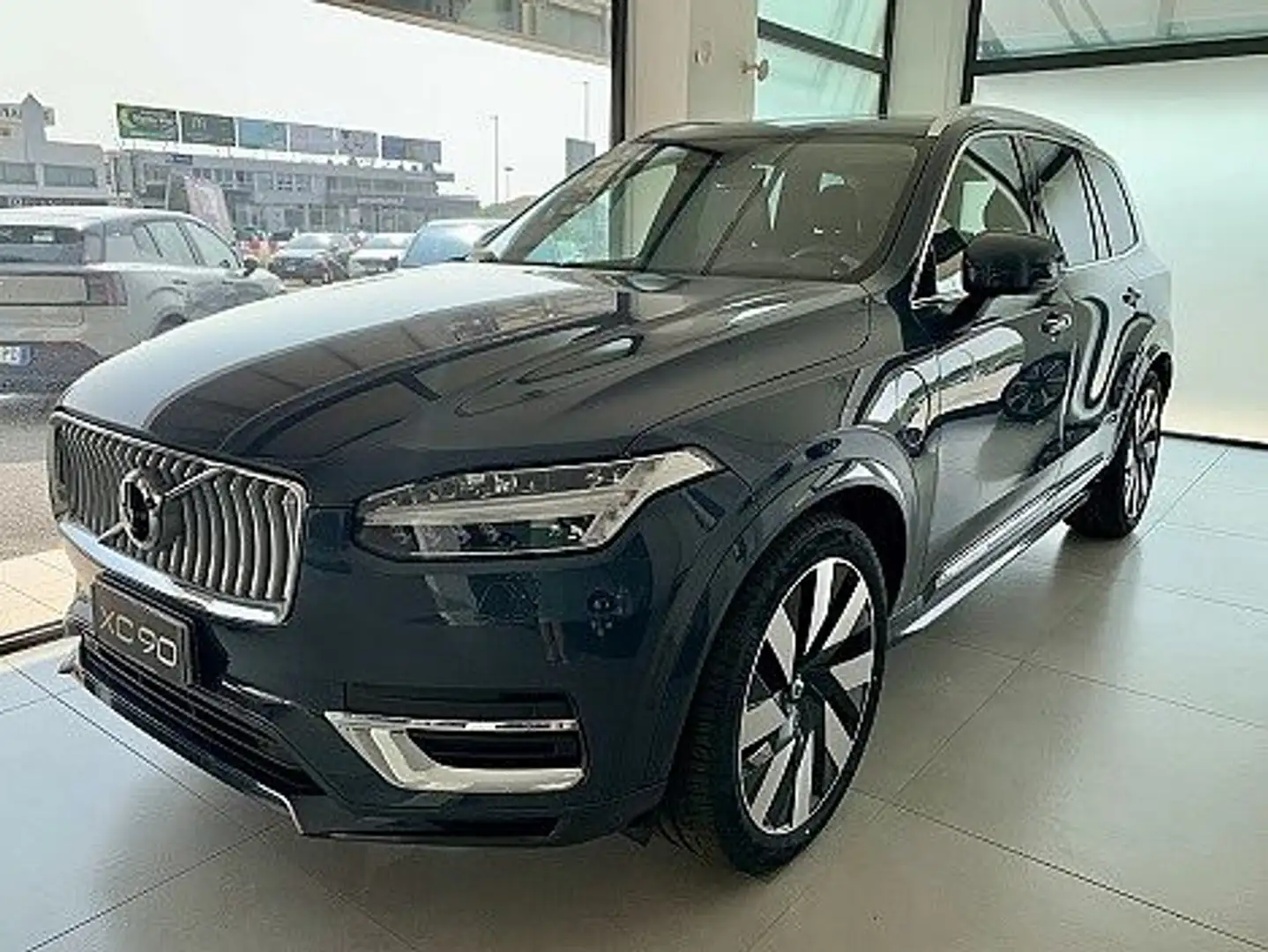 Volvo XC90 Recharge Ultimate, T8 AWD ibrido plug-in, Elettric Bleu - 1