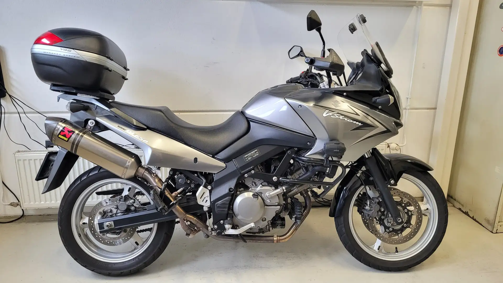 Suzuki V-Strom 650 DL650A ABS Grijs - 1