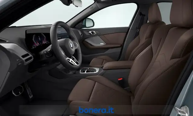 BMW 1 Series view 4