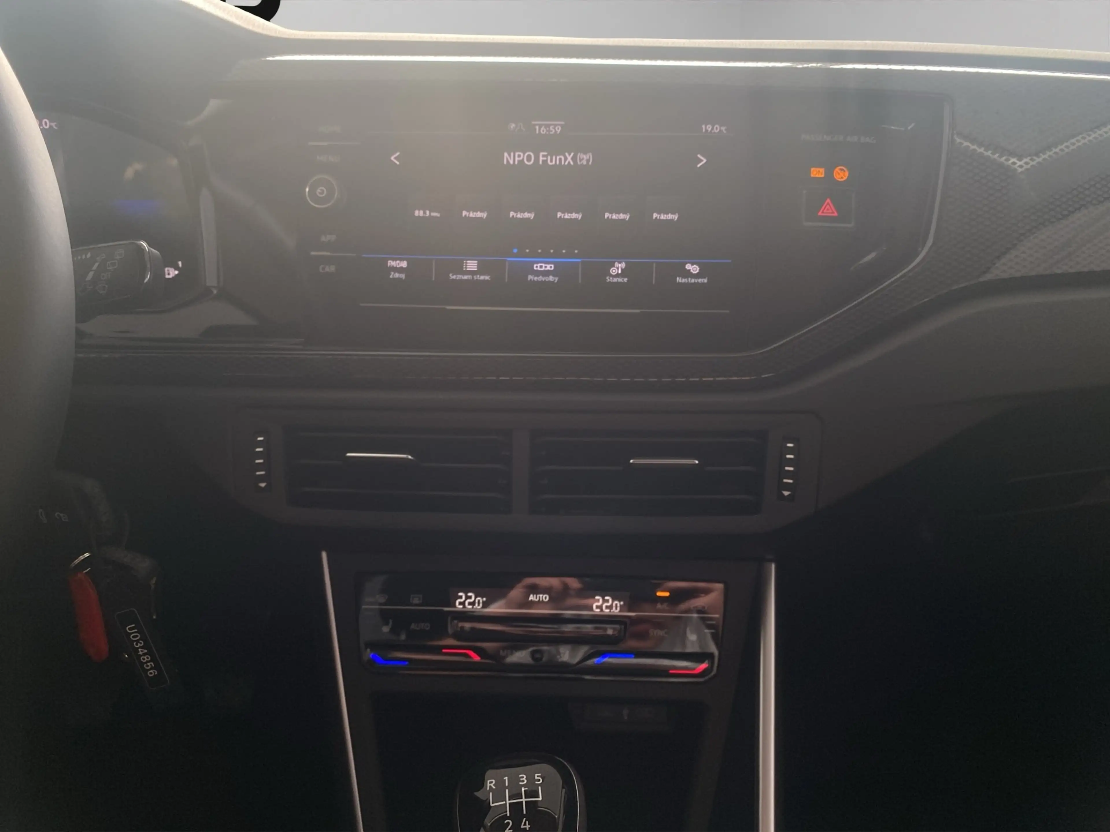 Volkswagen Polo Life 1.0 TSI Kam. LED PDC SHZ elSitz Alu — photo 11