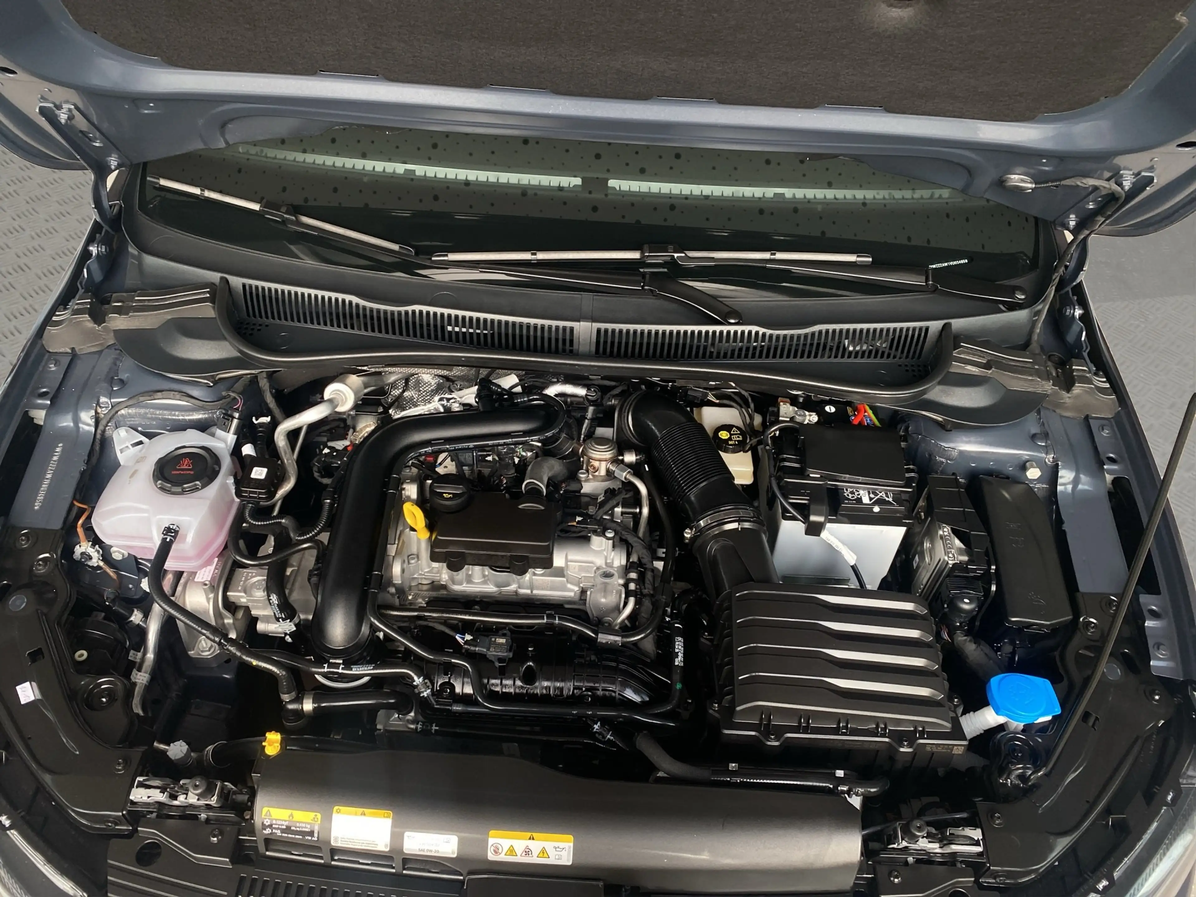 Volkswagen Polo Life 1.0 TSI Kam. LED PDC SHZ elSitz Alu — photo 15