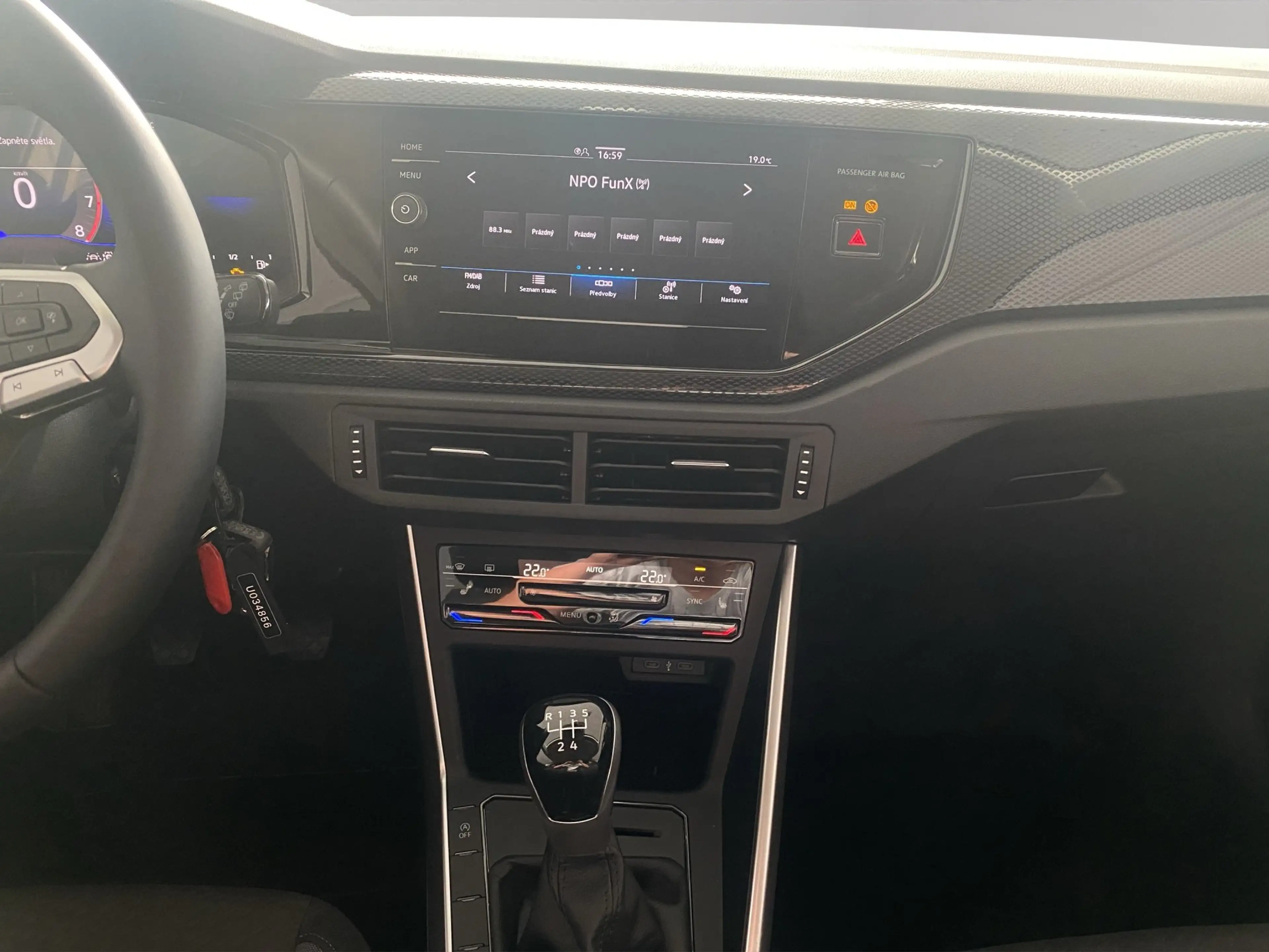 Volkswagen Polo Life 1.0 TSI Kam. LED PDC SHZ elSitz Alu — photo 13