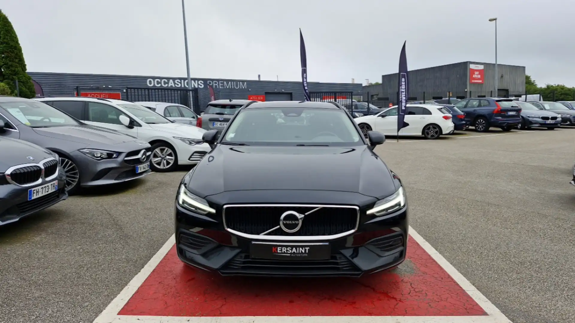 Volvo V60 B4 197 CH GEARTRONIC 8 START Noir - 2