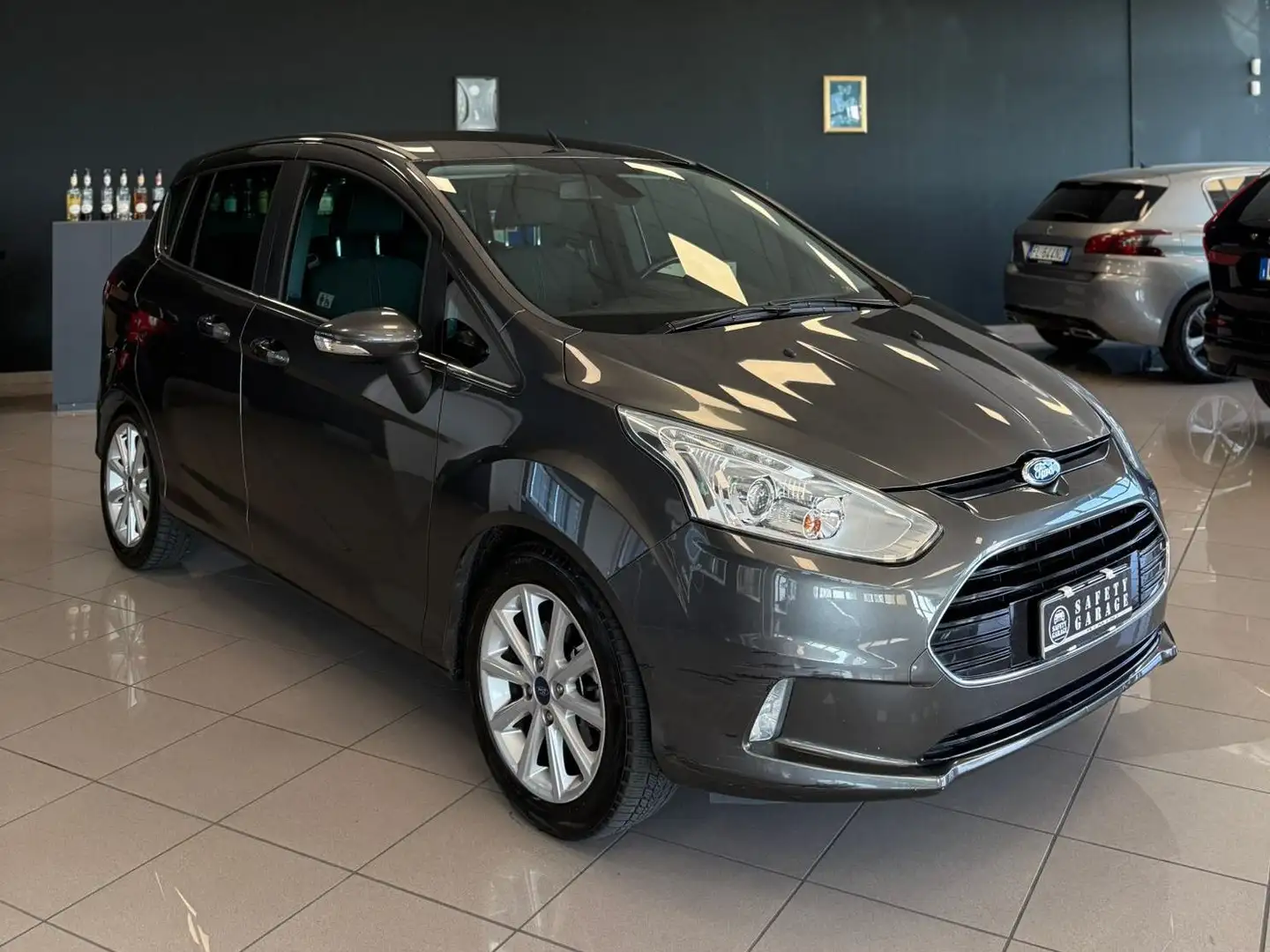 Ford B-Max B-Max 1.4 Business Titanium Gpl 87cv E6 Grau - 1