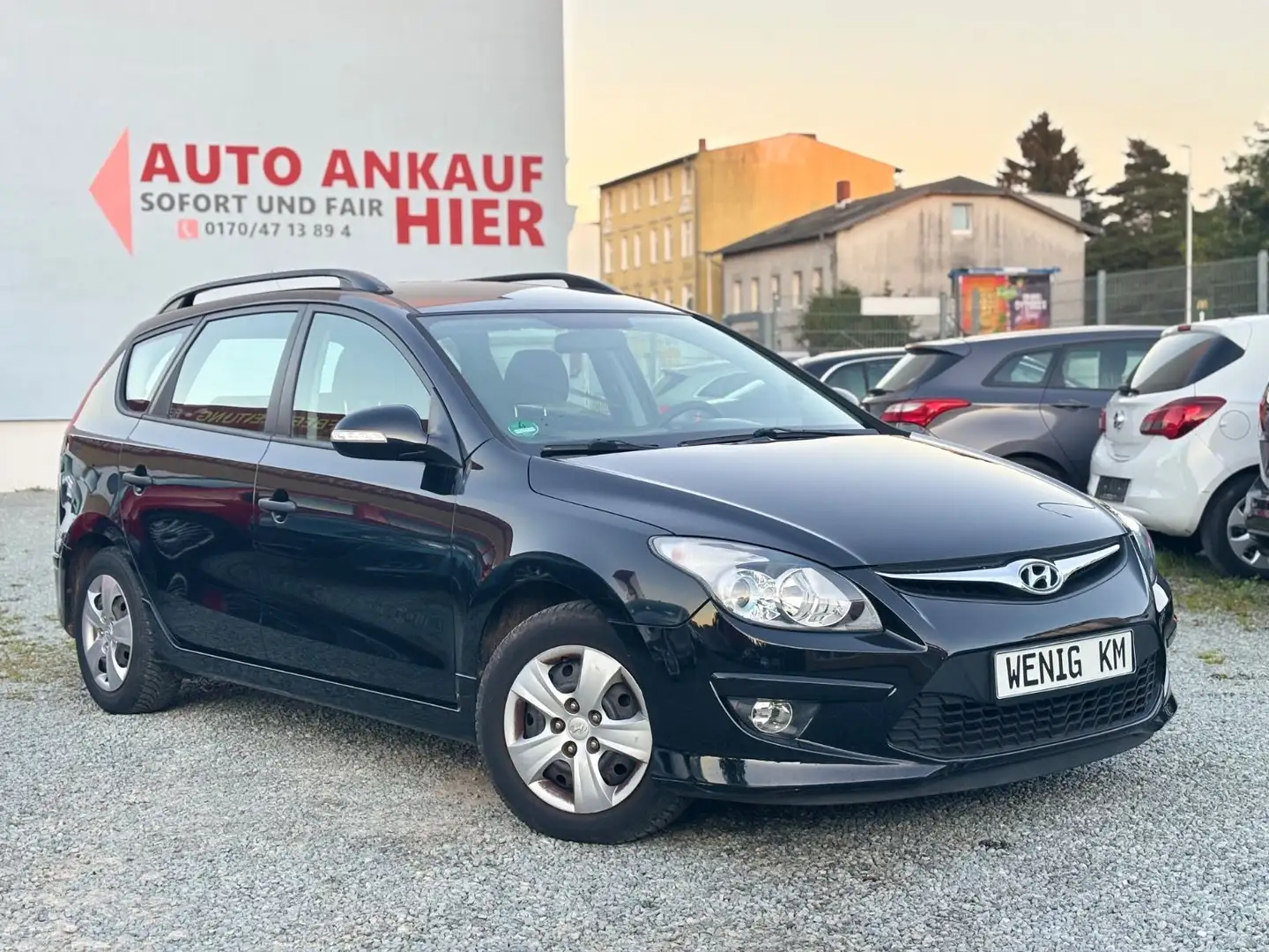 Hyundai i30 CW Allwetterreif.1-Hand,Erst 78419km,TÜV-NEU Schwarz - 2