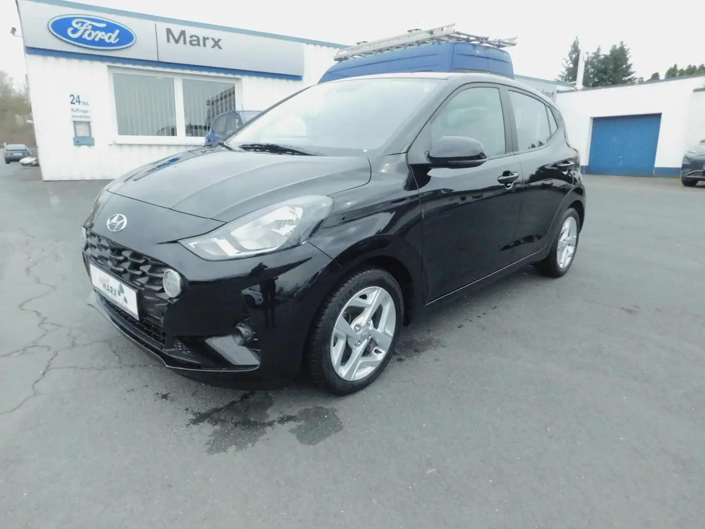 Hyundai i10 Trend Schwarz - 1