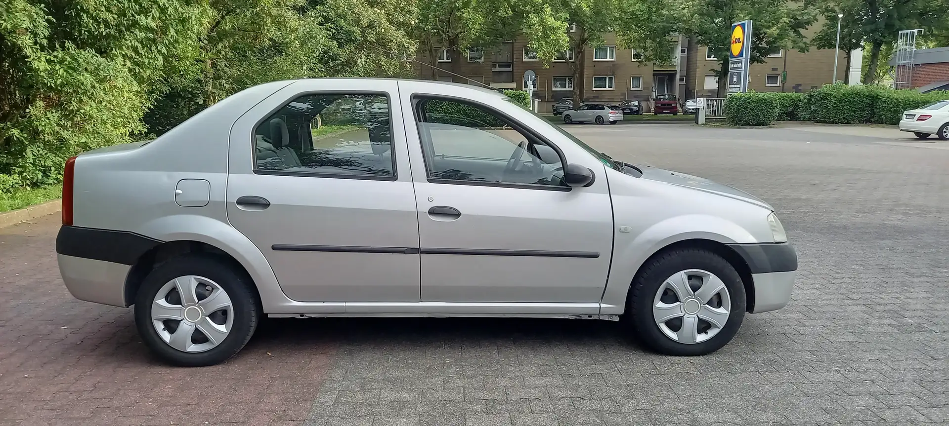 Dacia Logan Logan 1.4 TÜV NEU Gris - 2