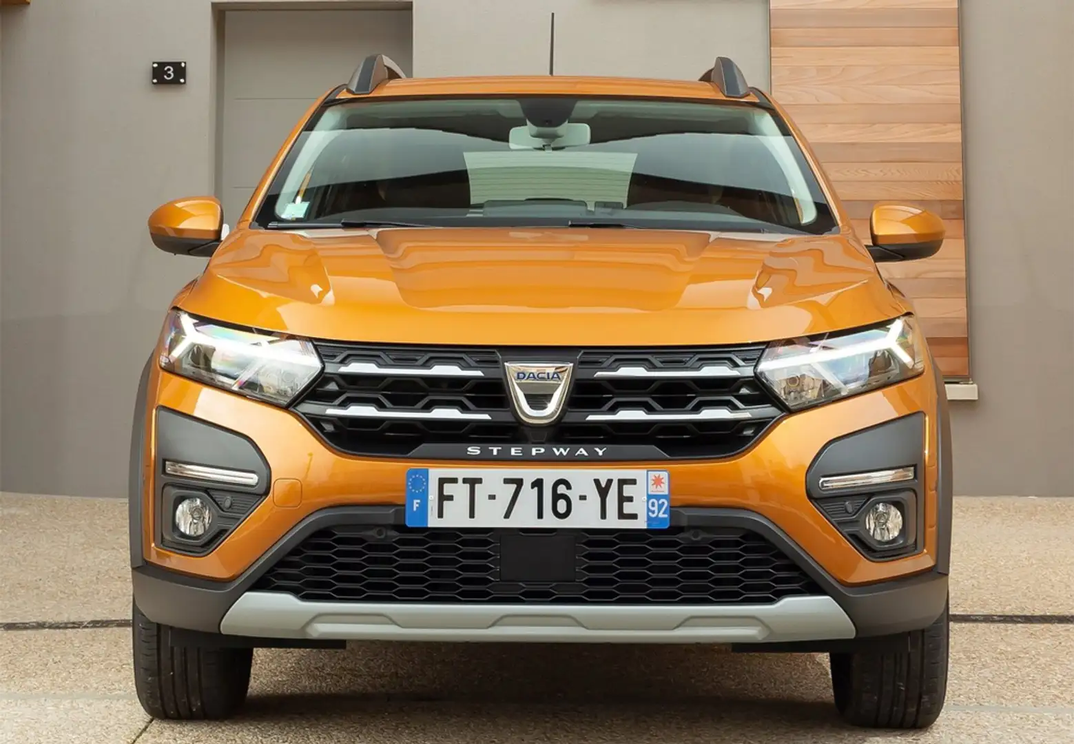 Dacia Sandero Stepway TCe Comfort 67kW Naranja - 2