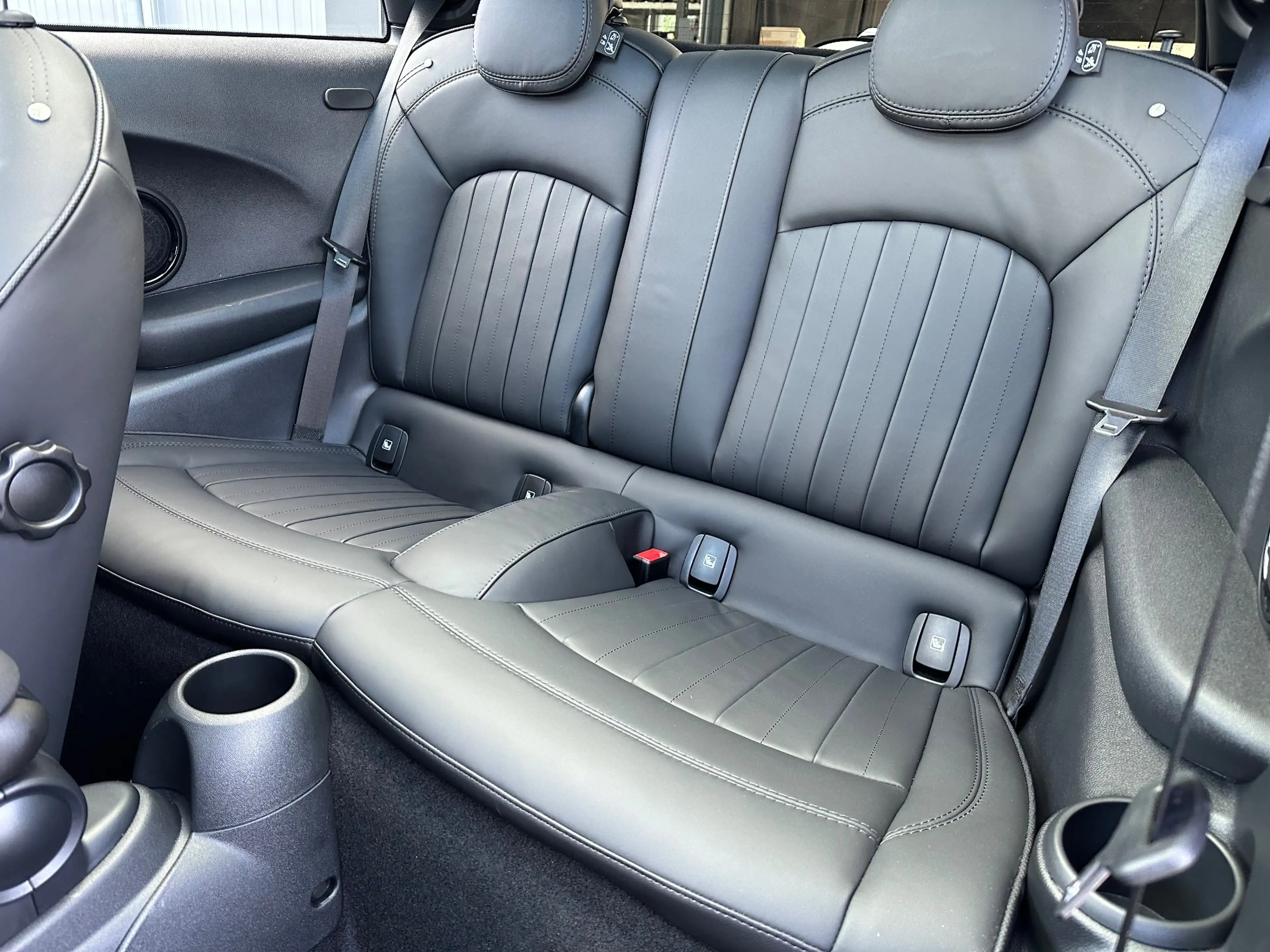 MINI Cooper SE MINI Yours Trim NAV+LED+PANO+HUD+KAM+SHZ+KEYLESS — photo 11