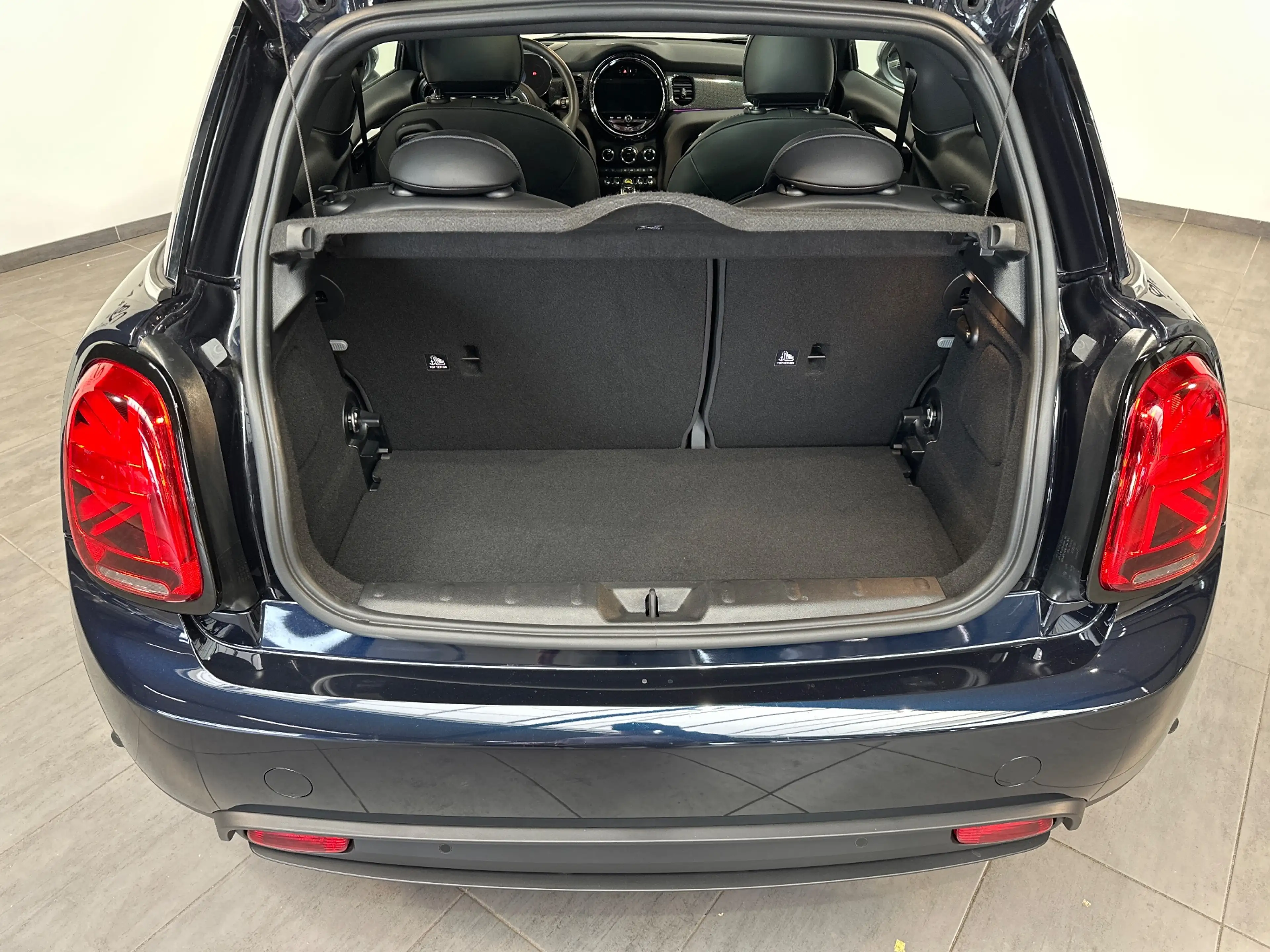 MINI Cooper SE MINI Yours Trim NAV+LED+PANO+HUD+KAM+SHZ+KEYLESS — photo 6