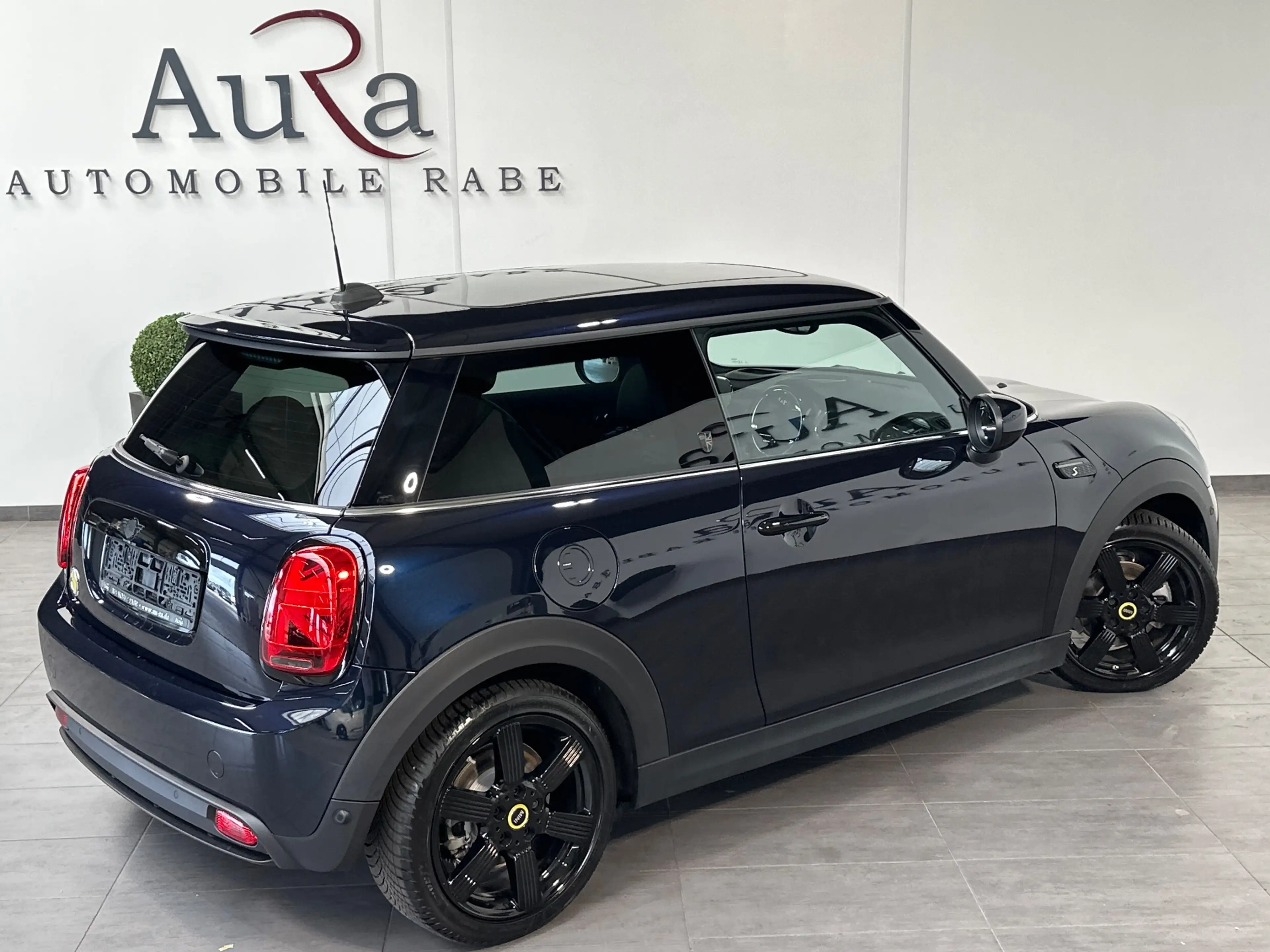 MINI Cooper SE MINI Yours Trim NAV+LED+PANO+HUD+KAM+SHZ+KEYLESS — photo 5