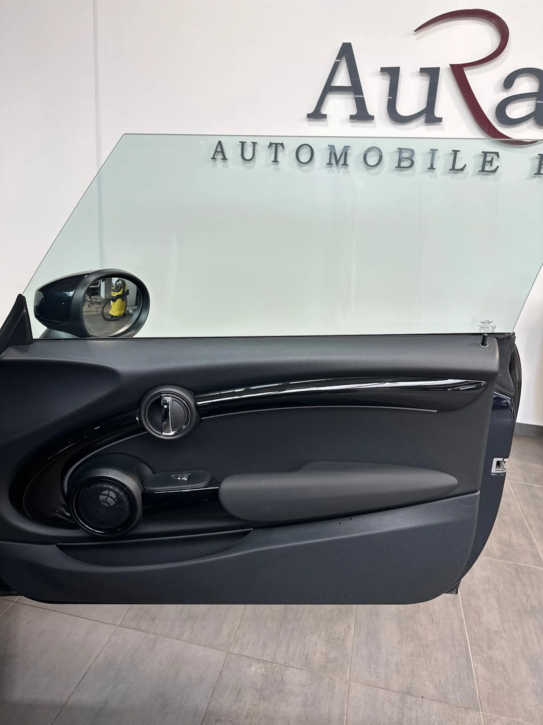 MINI Cooper SE MINI Yours Trim NAV+LED+PANO+HUD+KAM+SHZ+KEYLESS — photo 7