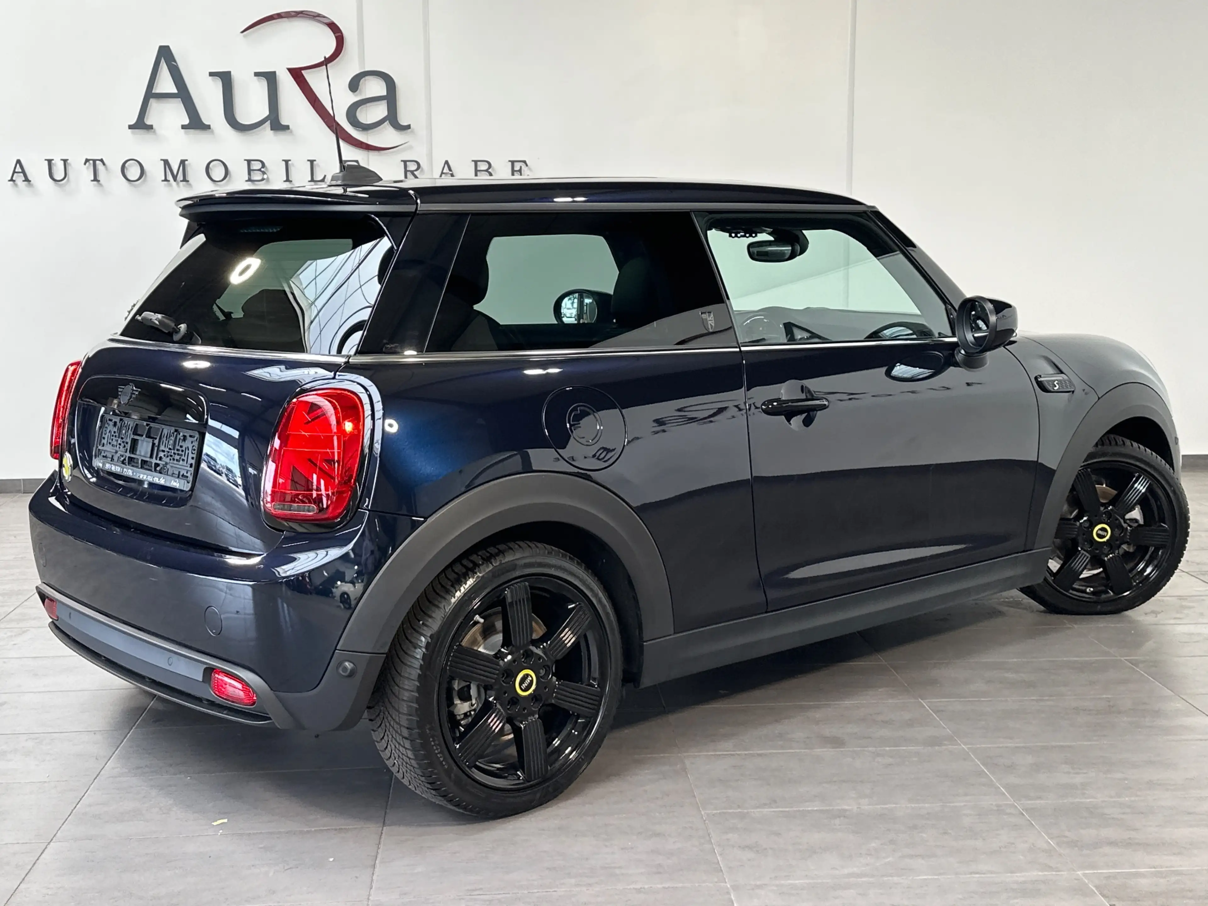 MINI Cooper SE MINI Yours Trim NAV+LED+PANO+HUD+KAM+SHZ+KEYLESS — photo 4