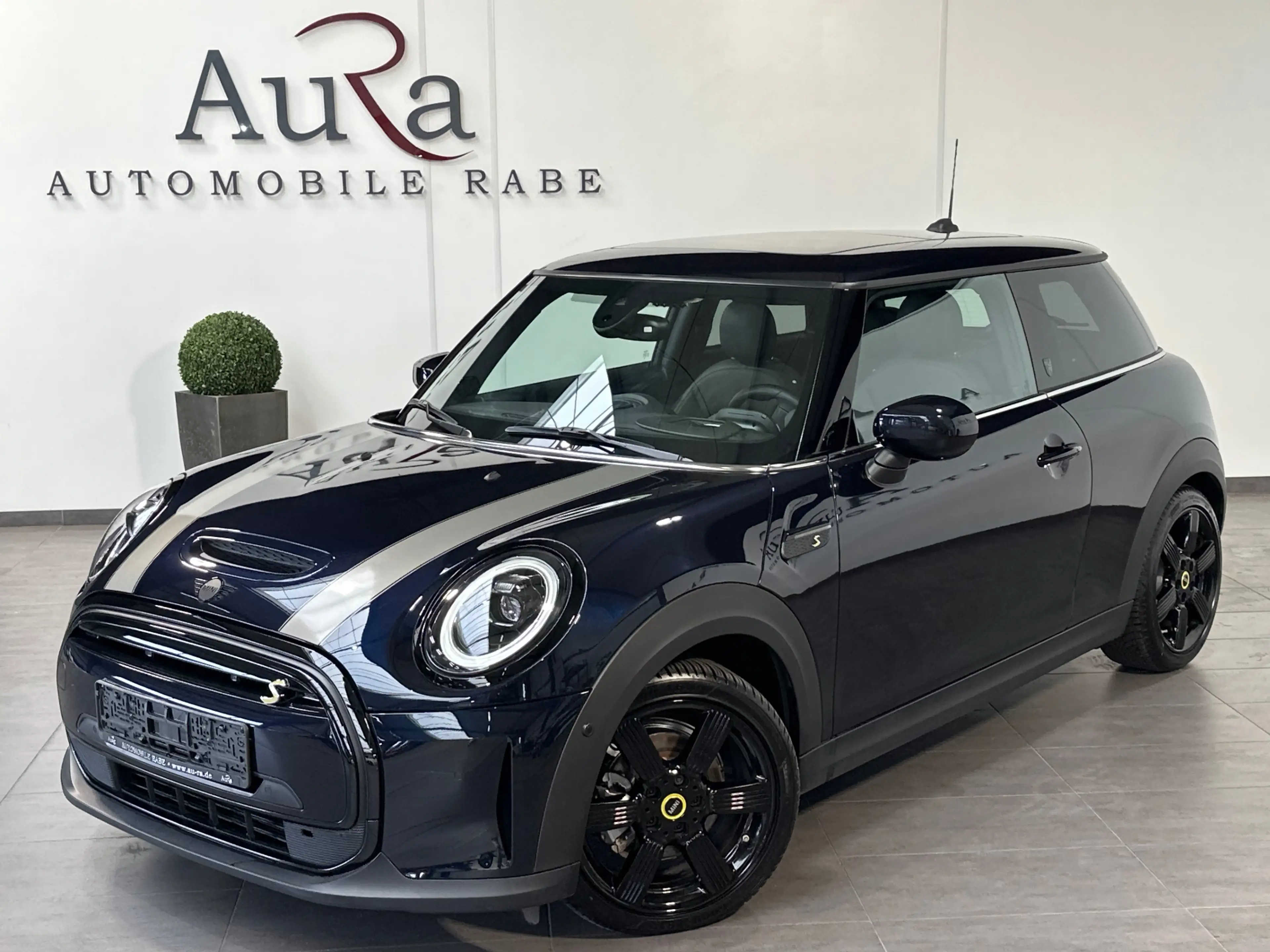 MINI Cooper SE MINI Yours Trim NAV+LED+PANO+HUD+KAM+SHZ+KEYLESS — photo 2