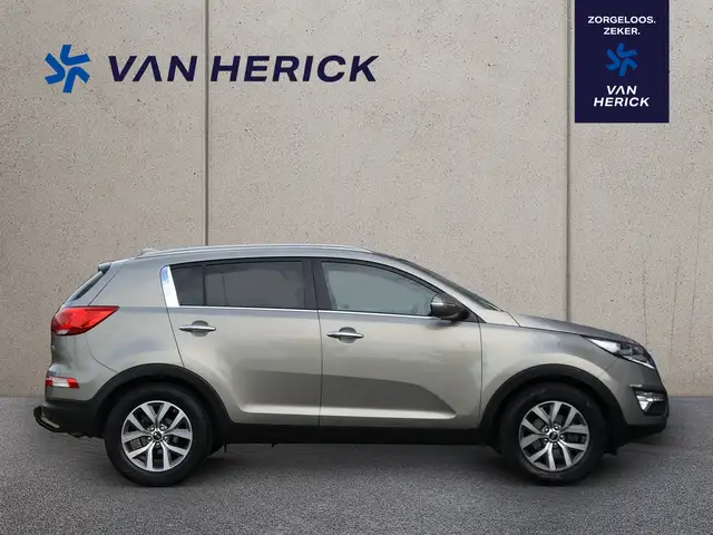 Kia Sportage view 3