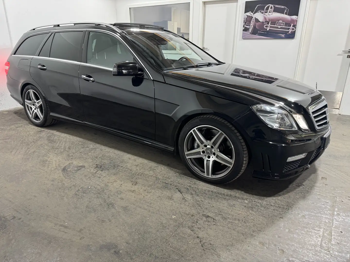 Mercedes-Benz E 63 AMG E63 AMG V8 Biturbo Bang&Olufsen/Pano/Night-Vision Černá - 2