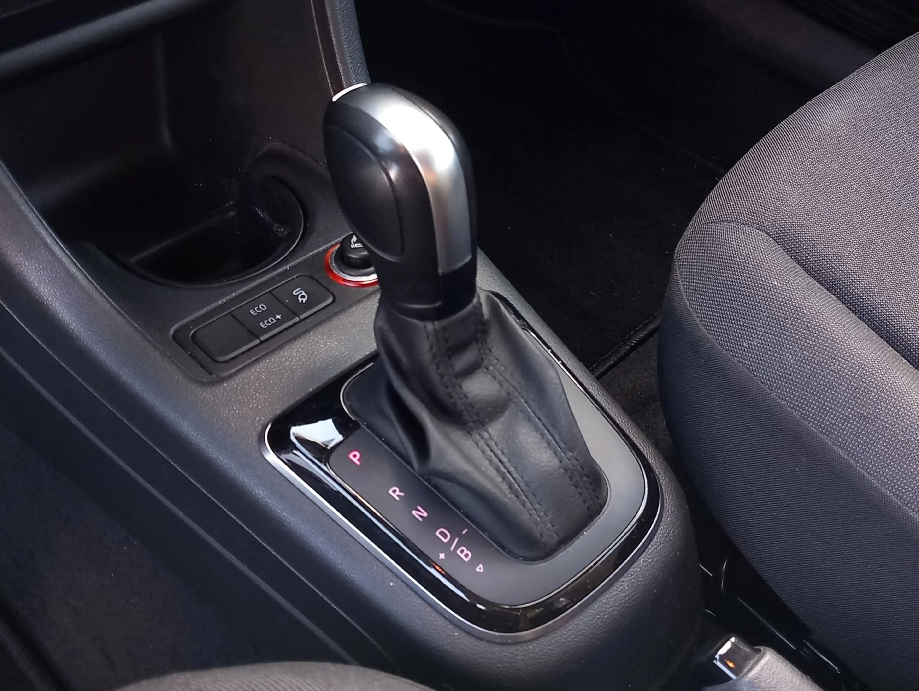 Volkswagen e-up! Elektrisch| Winterpakket | Bluetooth | Camera — photo 6