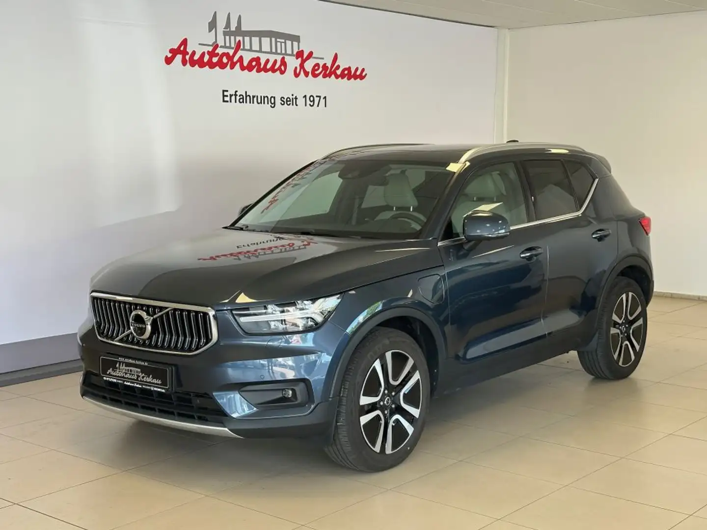 Volvo XC40 T5 Recharge DKG Inscription+Panorama+360°+Memory Blau - 1