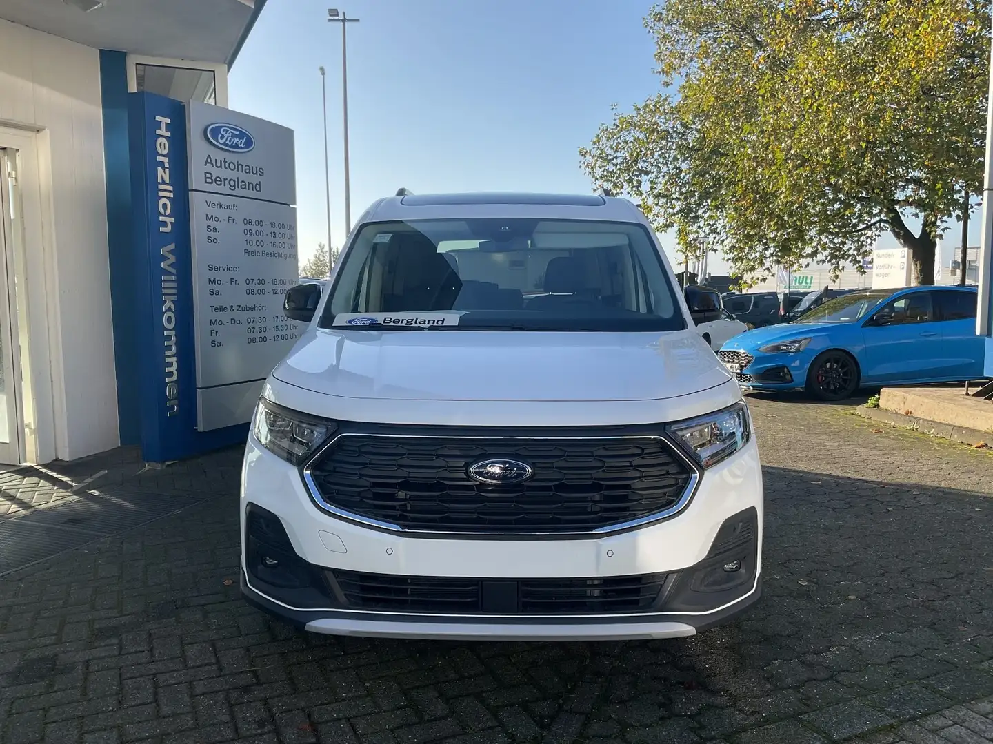 Ford Tourneo Connect Active L1 PANO*Ke*LED*RFK*PDC*SHZ*RLS*LM Blanc - 2