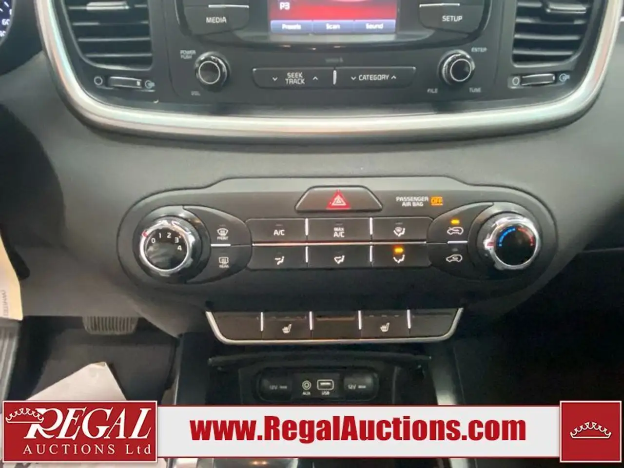 Kia Sorento photo Kia Sorento