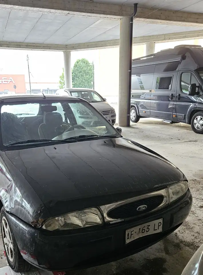 Ford Fiesta 3p 1.4i Ghia cat., foto 2