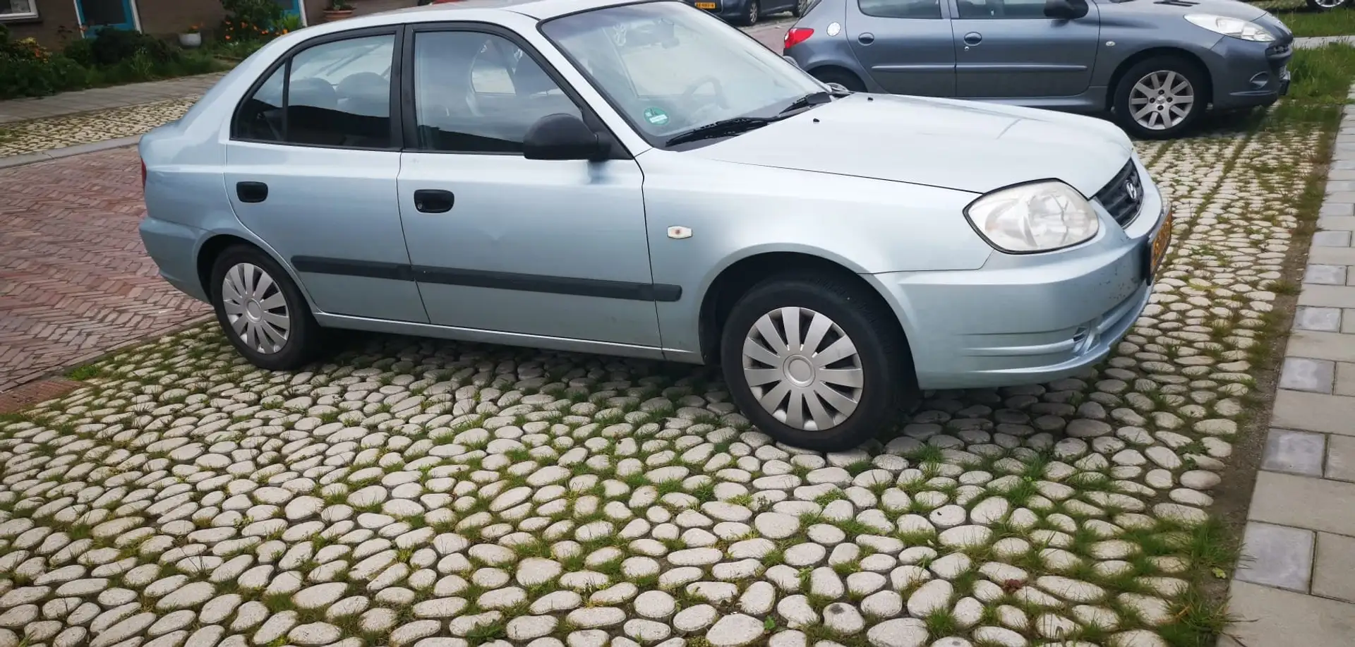 Hyundai ACCENT ACCENT 1.3i Active Young Blauw - 1