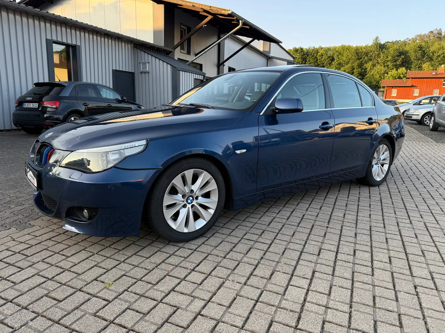 BMW 520 i Limousine E60 EURO 4 Bleu - 2