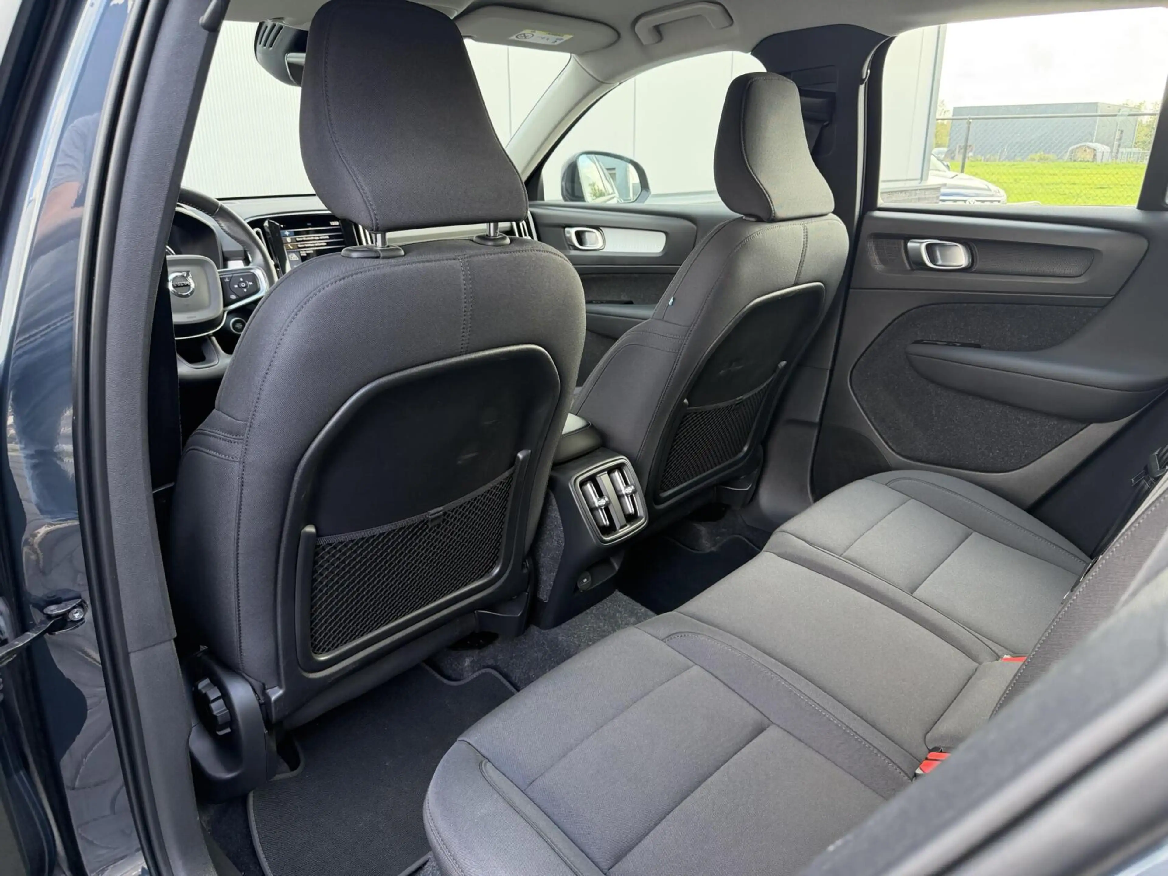 Volvo XC40 1.5 T2 Momentum Core|TREKHAAK|BLIS| — photo 11