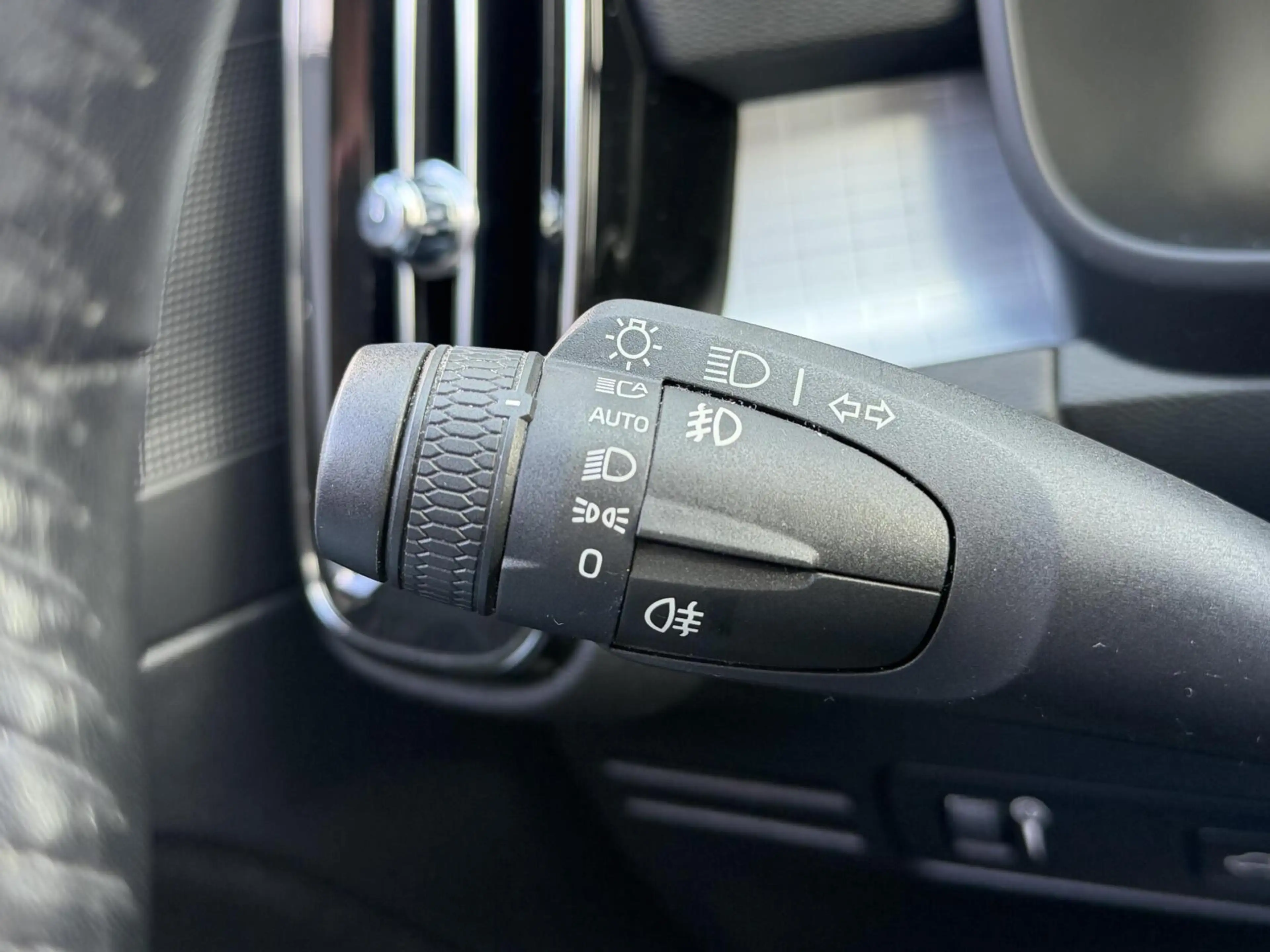 Volvo XC40 1.5 T2 Momentum Core|TREKHAAK|BLIS| — photo 16