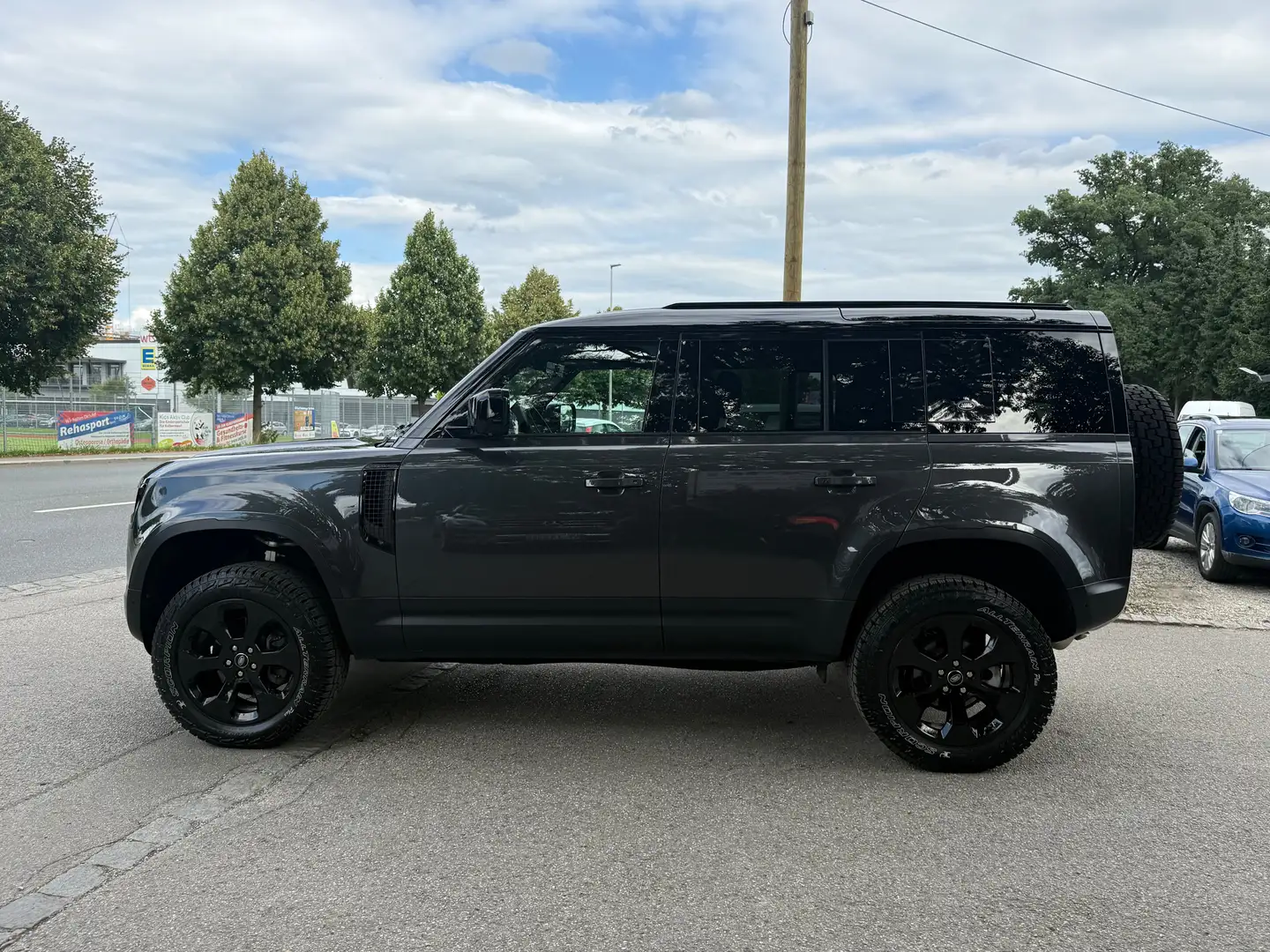 Land Rover Defender 110 SE 7 SITZER Grau - 1