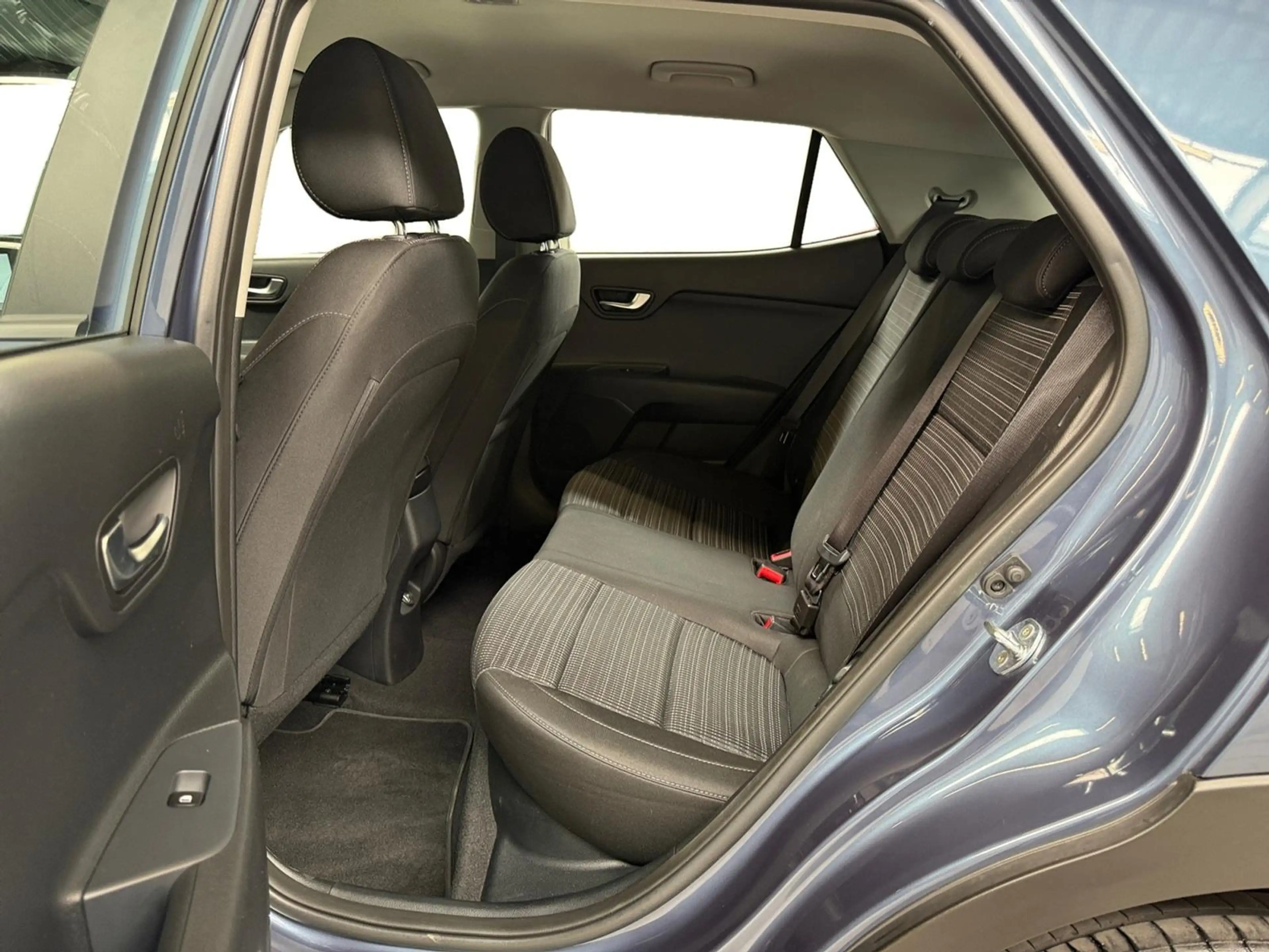 Kia Stonic 1.0 T-GDi MHEV DynamicLine I Navi I Camera I Clima — photo 13