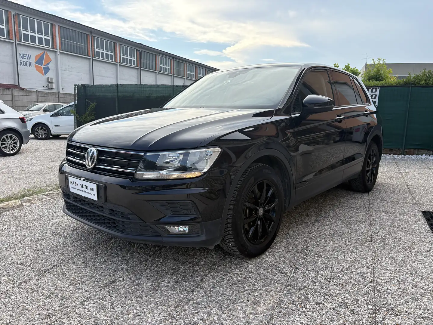 Volkswagen Tiguan 2.0 tdi Business 115cv Zwart - 1