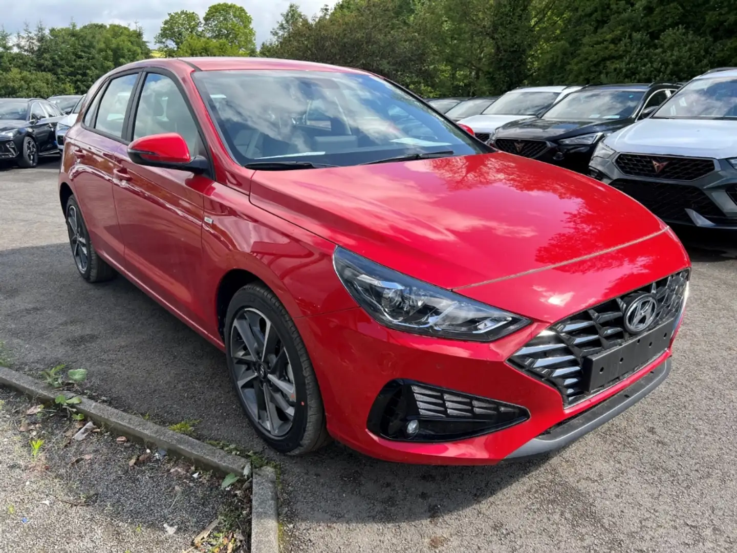 Hyundai i30 Trend Mild-Hybrid 1.5 T-GDI Rood - 2