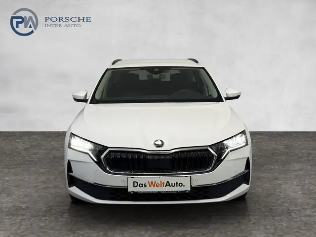 Skoda Octavia view 2