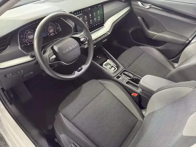 Skoda Octavia view 6