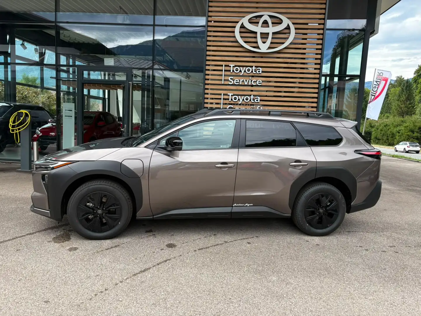 Toyota bZ4X BZ4X Touring Elektro 74,7kWh Teamplayer Bronze - 1