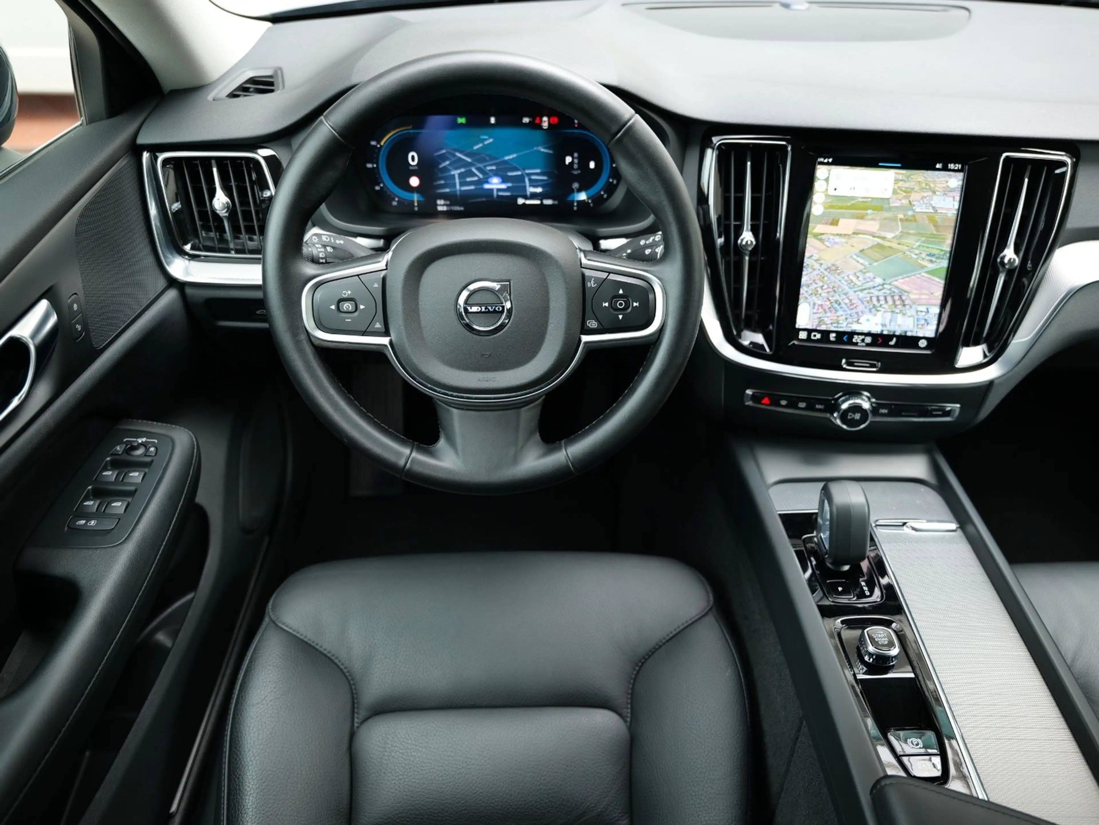 Volvo V60 B4 Core LEDER+NAVI+4xSHZ+KEYLESS+PDC+CAM — photo 14