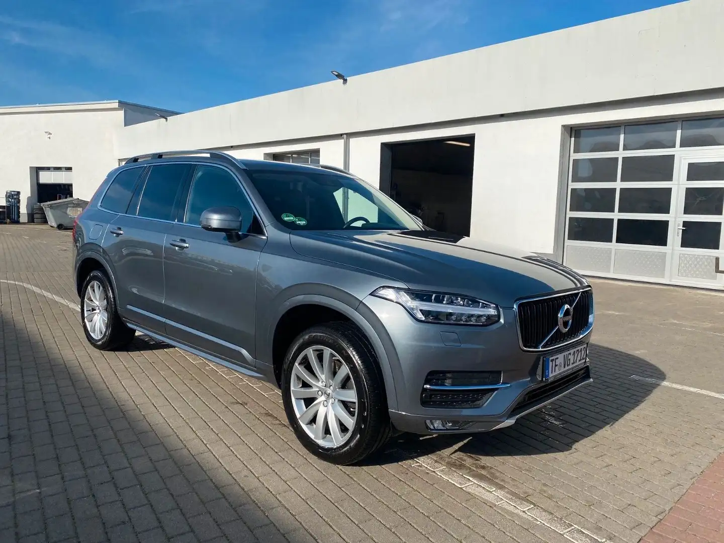 Volvo XC90 D5*Inscription Opt.*NAVI*RFK*7-Si*Mietkauf Grau - 1