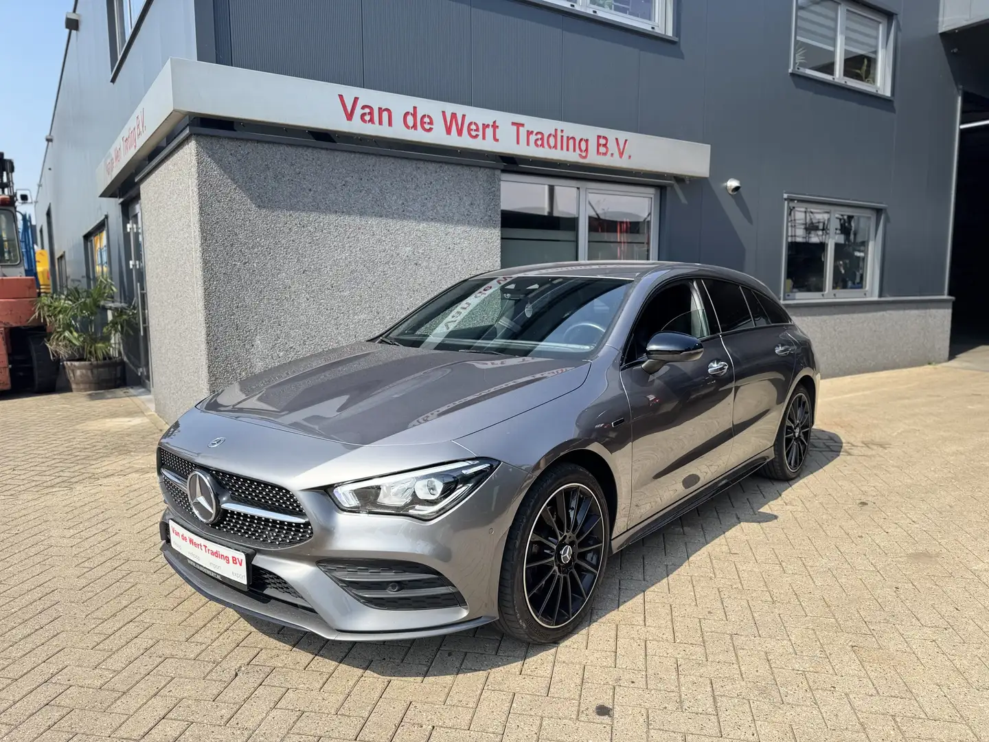 Mercedes-Benz CLA 250 e Shooting Brake 8G-DCT AMG Line 2021 Burmester - 1
