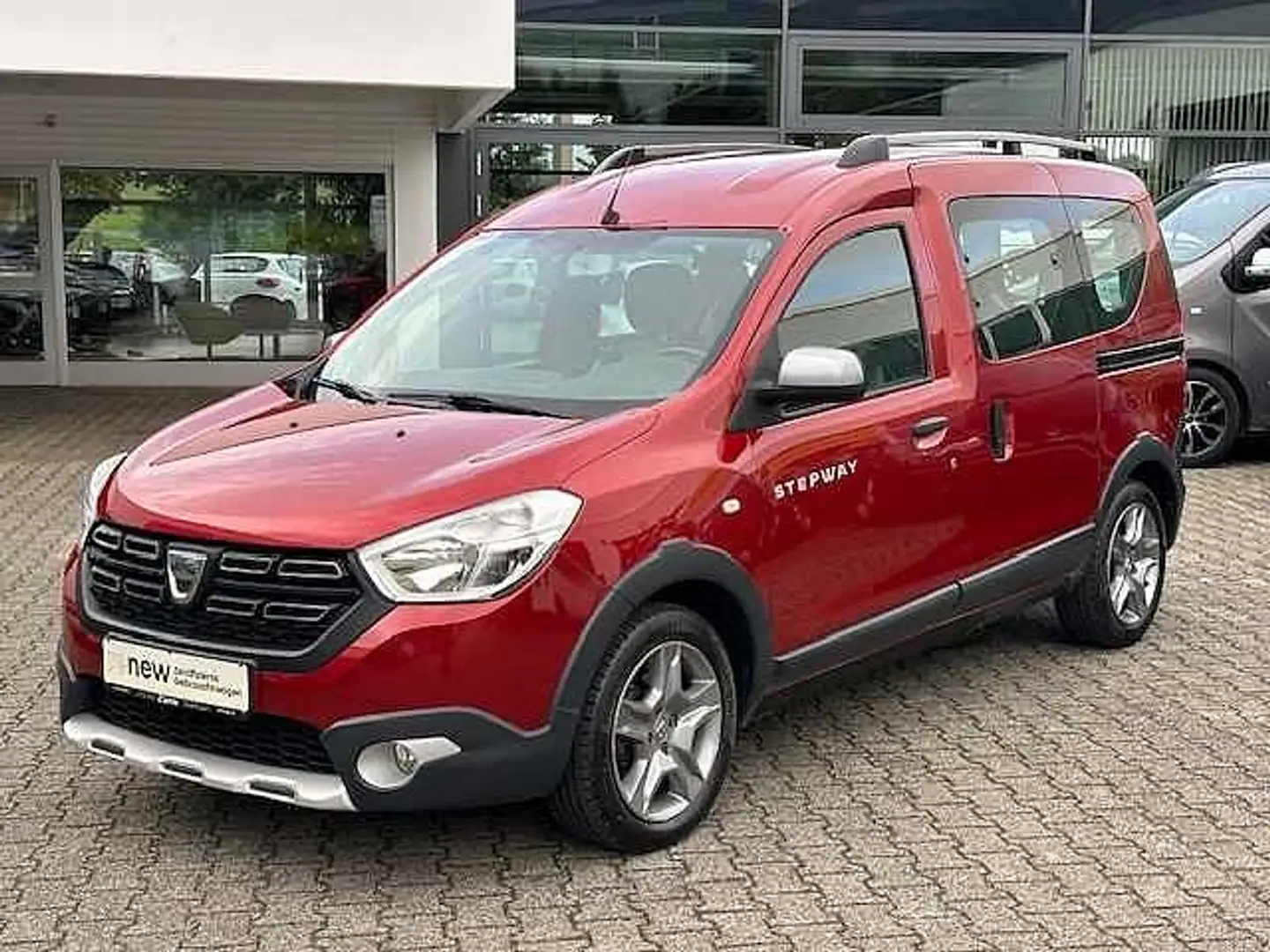 Dacia Dokker Stepway DCi 95 Navi PDC uvm Rojo - 1