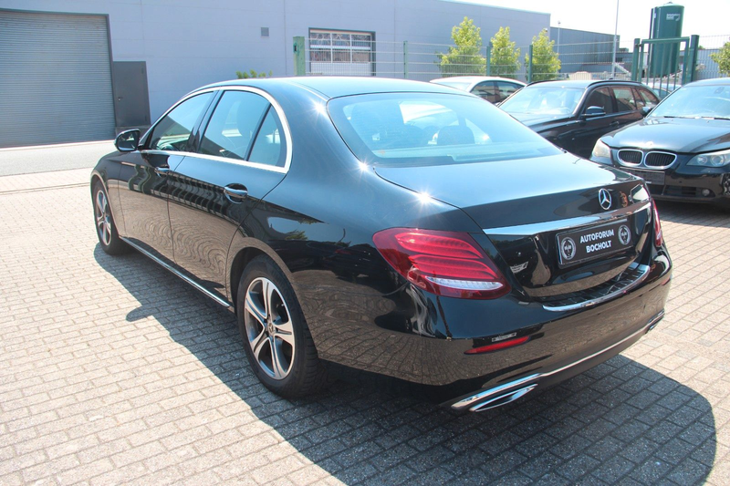 Mercedes-Benz E 200 d Lim. Avantgarde, LED, 360 — photo 4