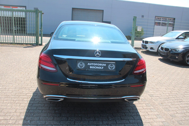 Mercedes-Benz E 200 d Lim. Avantgarde, LED, 360 — photo 5