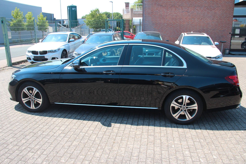 Mercedes-Benz E 200 d Lim. Avantgarde, LED, 360 — photo 3