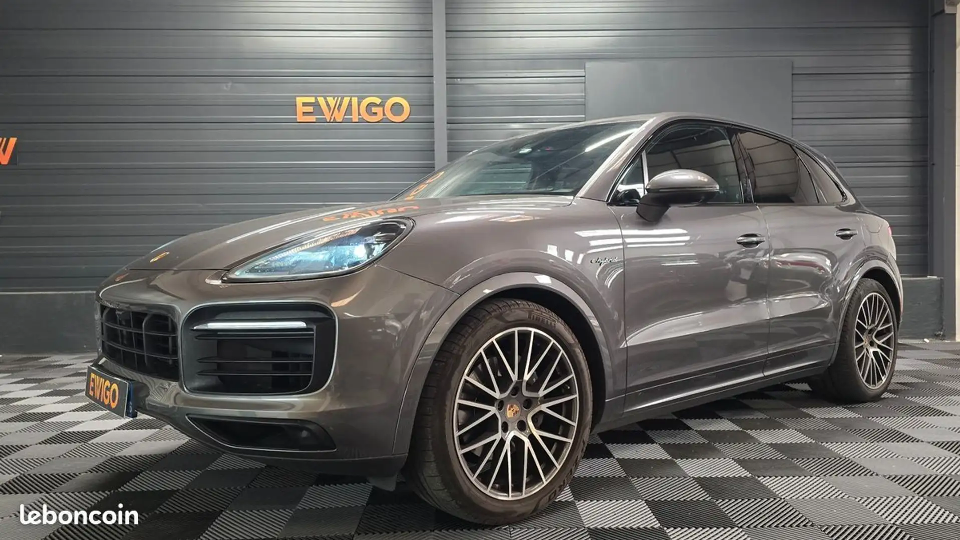 Porsche Cayenne 3.0 e-hybrid 462h 340 phev 14.1kwh platinum edition bva Gris - 1