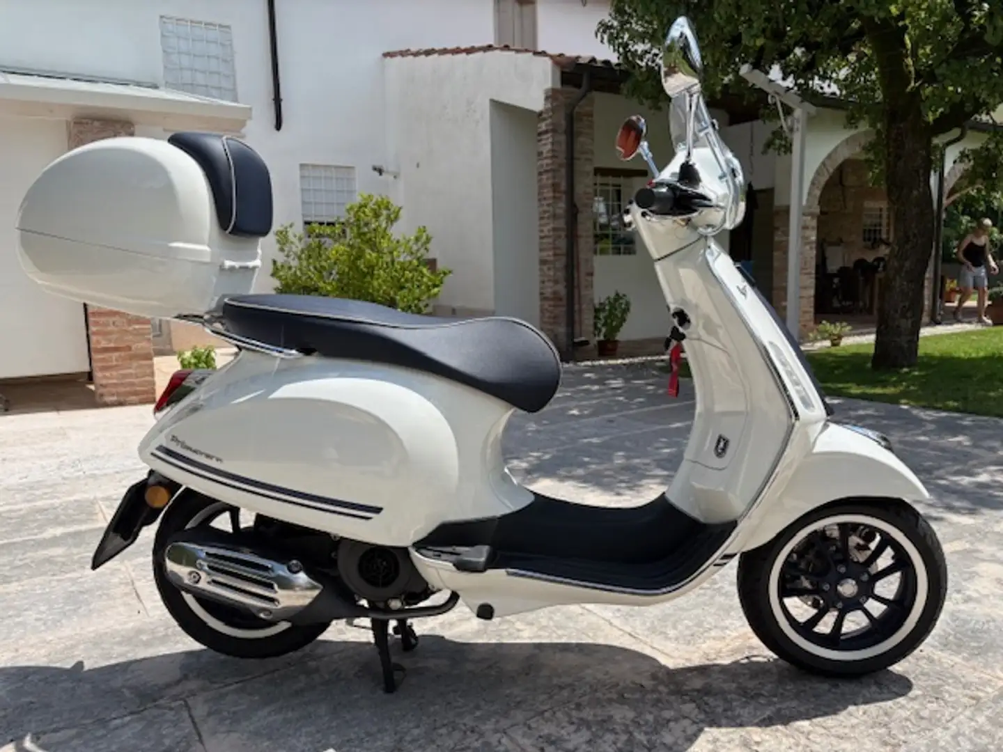 Vespa Primavera 150 3V Wit - 1
