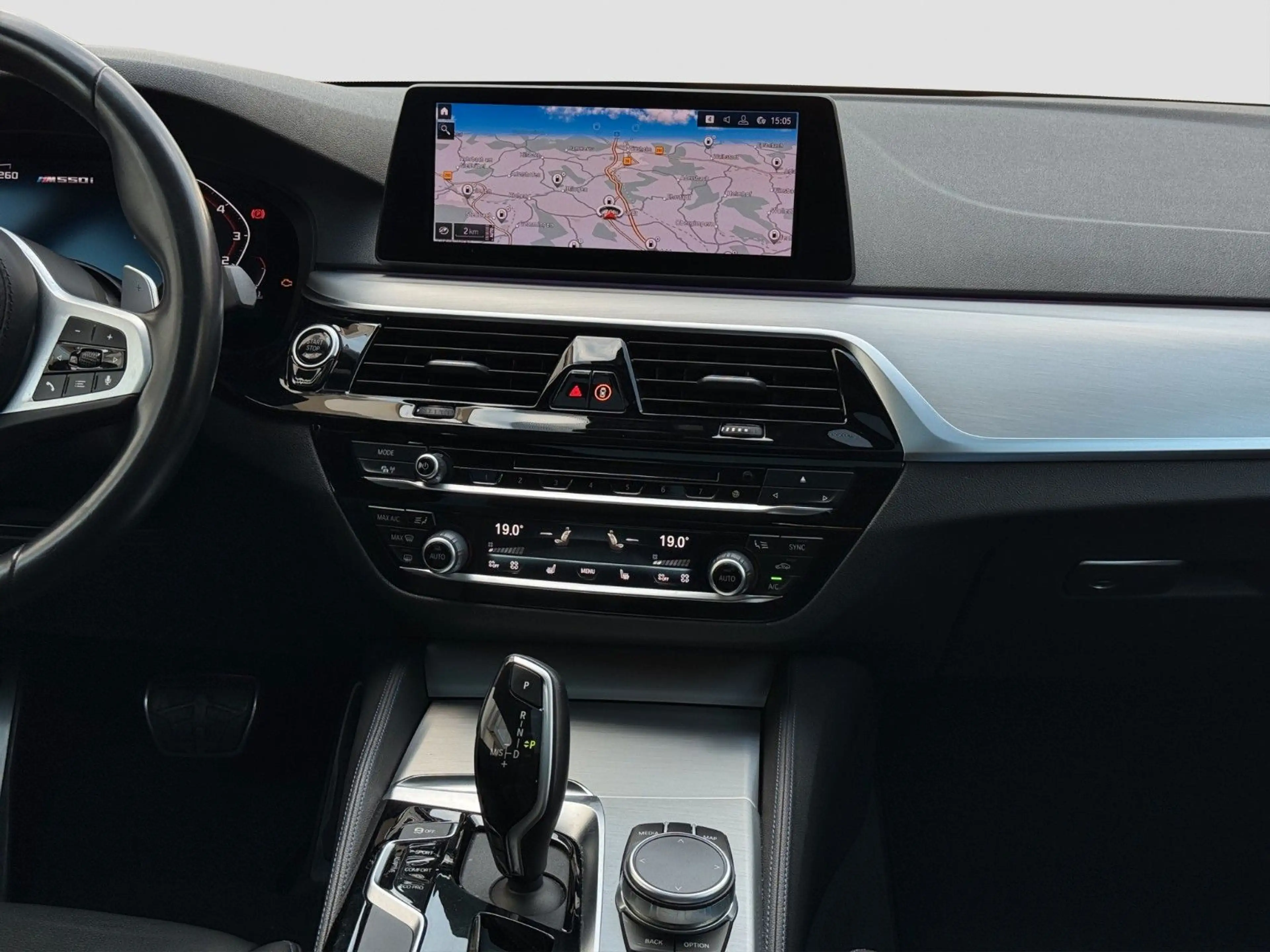 BMW 550 i xDrive Limousine Laser|HuD|H&K|AHK|PANO. — photo 10
