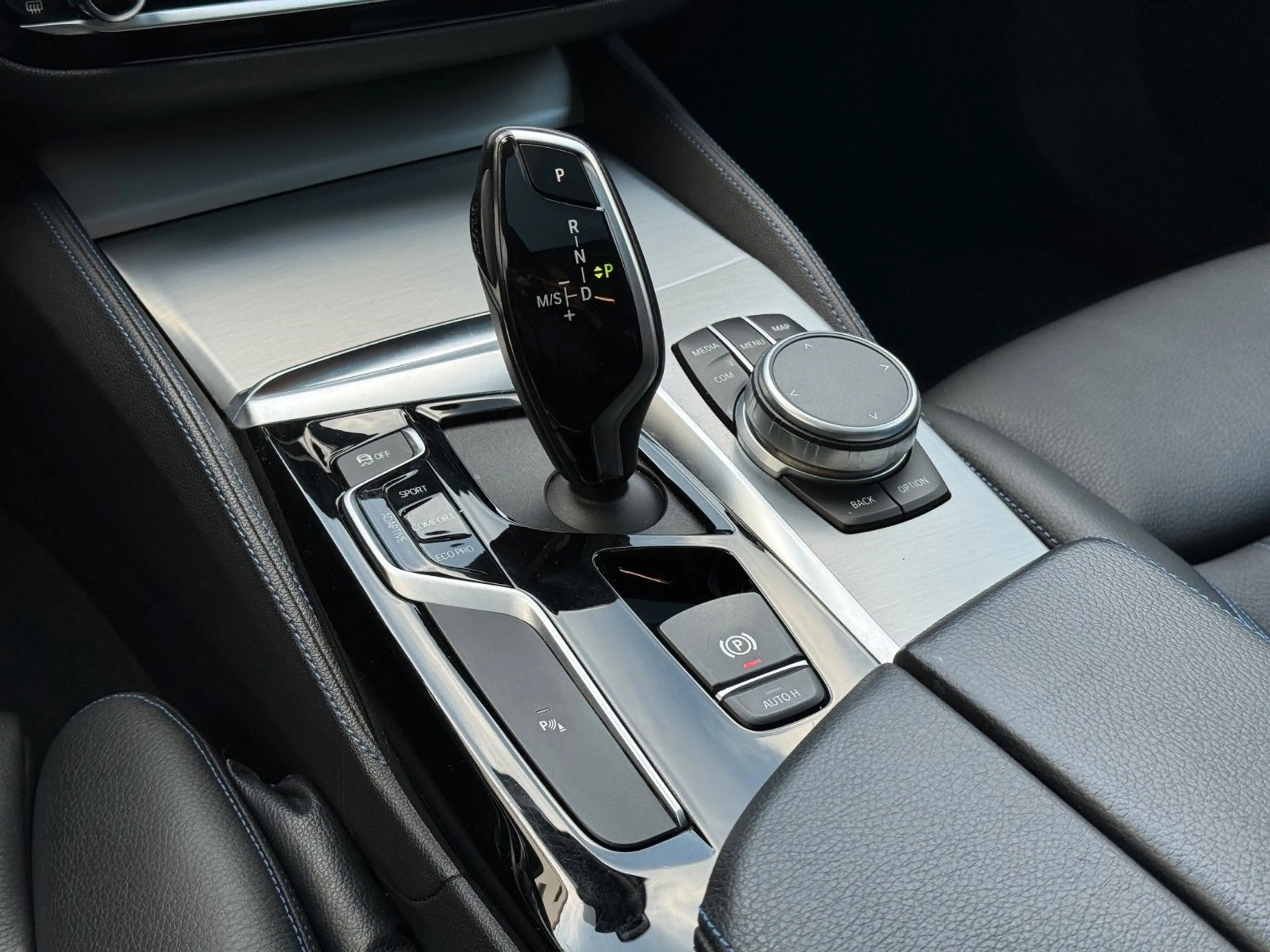BMW 550 i xDrive Limousine Laser|HuD|H&K|AHK|PANO. — photo 13