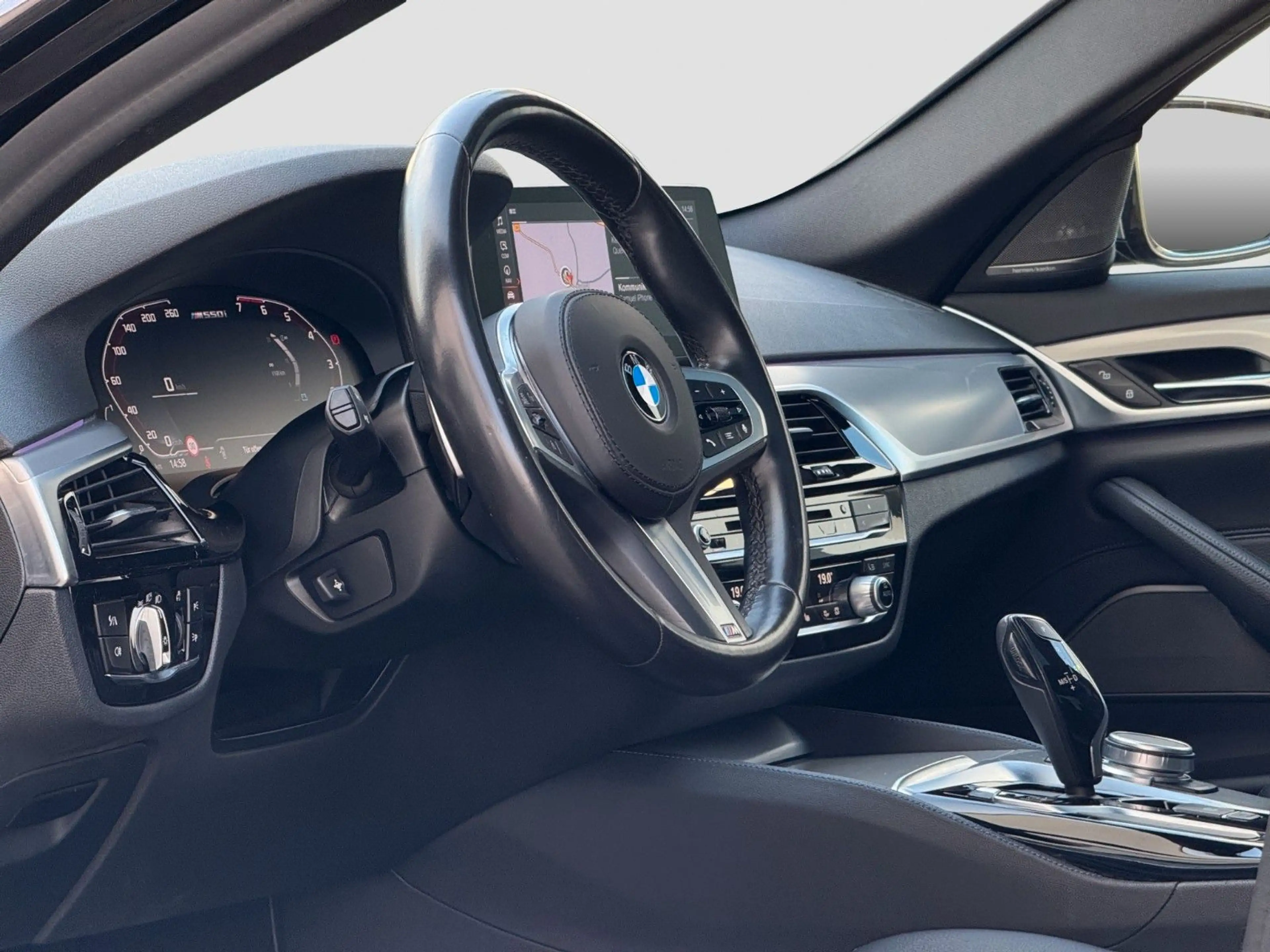 BMW 550 i xDrive Limousine Laser|HuD|H&K|AHK|PANO. — photo 7