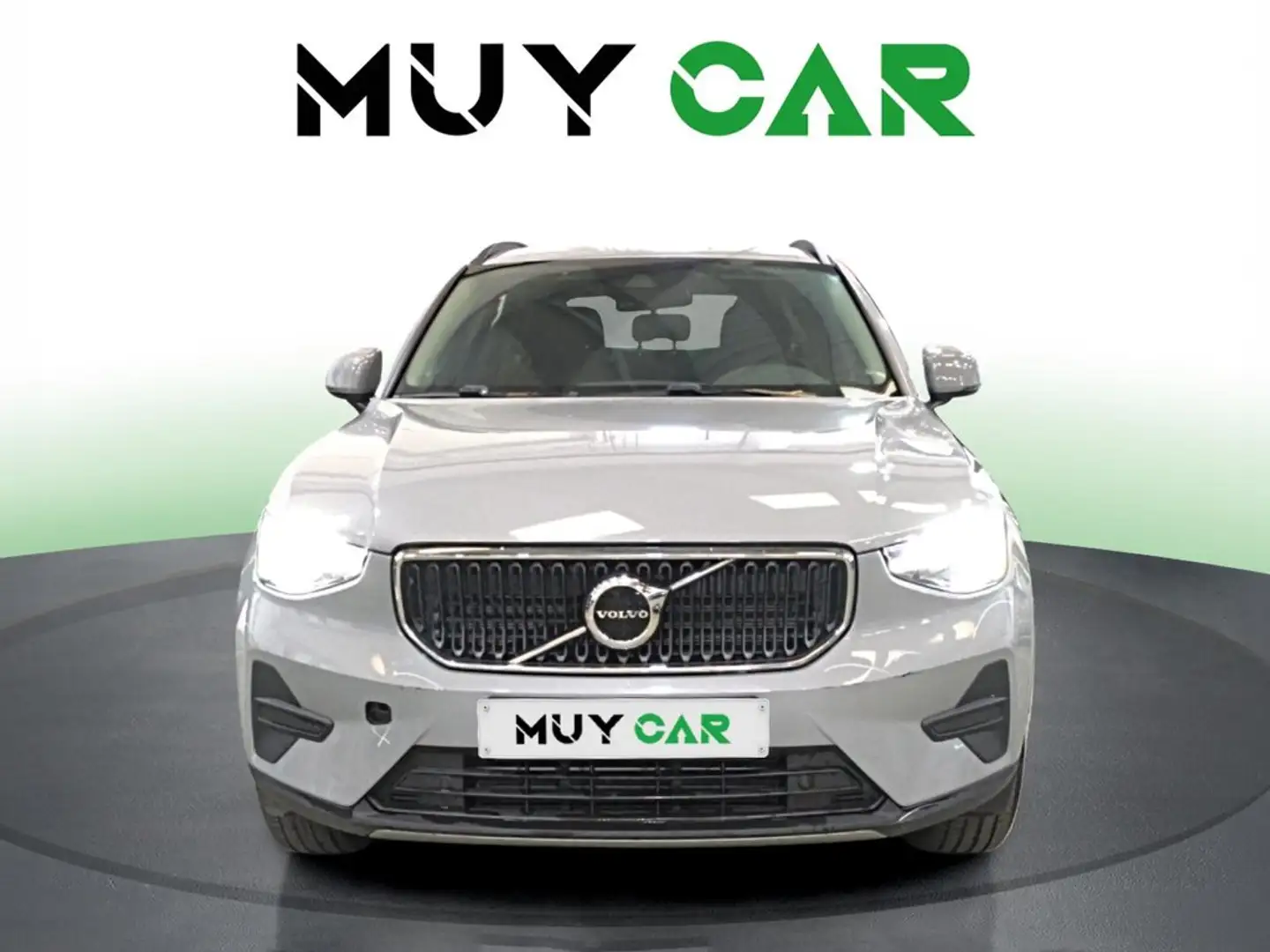 Volvo XC40 T2 Essential Aut. Gris - 2